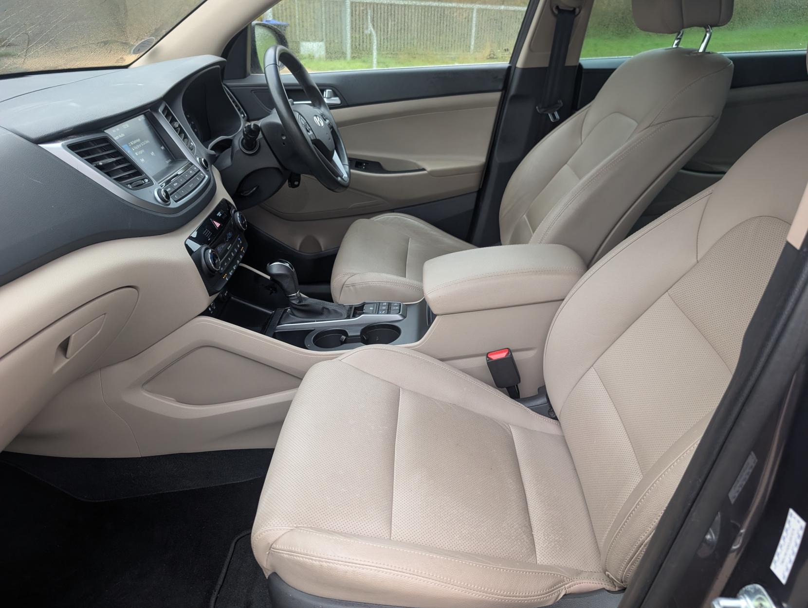 Hyundai TUCSON 2.0 CRDi Premium SUV 5dr Diesel Auto 4WD Euro 6 (185 ps)