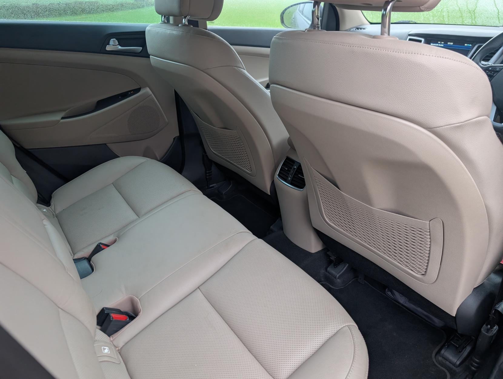 Hyundai TUCSON 2.0 CRDi Premium SUV 5dr Diesel Auto 4WD Euro 6 (185 ps)