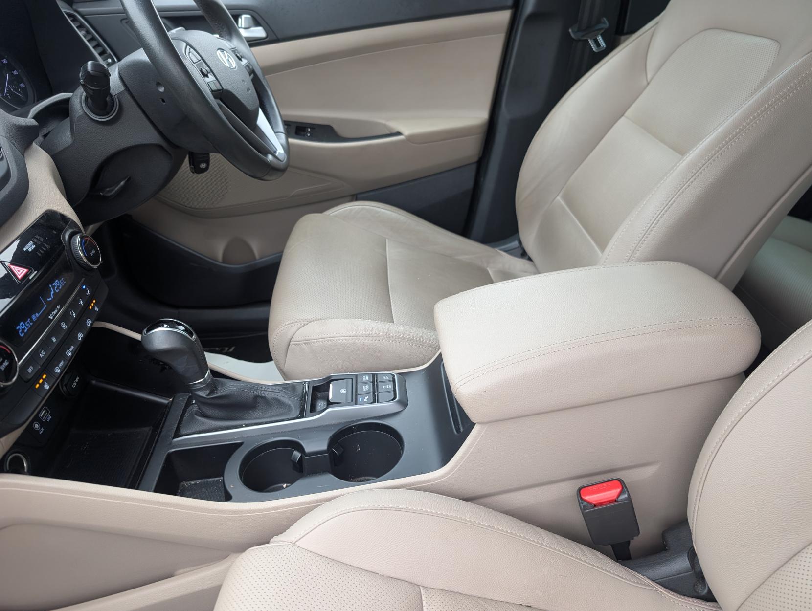 Hyundai TUCSON 2.0 CRDi Premium SUV 5dr Diesel Auto 4WD Euro 6 (185 ps)