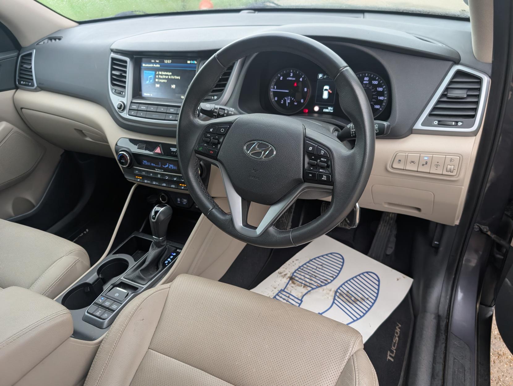 Hyundai TUCSON 2.0 CRDi Premium SUV 5dr Diesel Auto 4WD Euro 6 (185 ps)