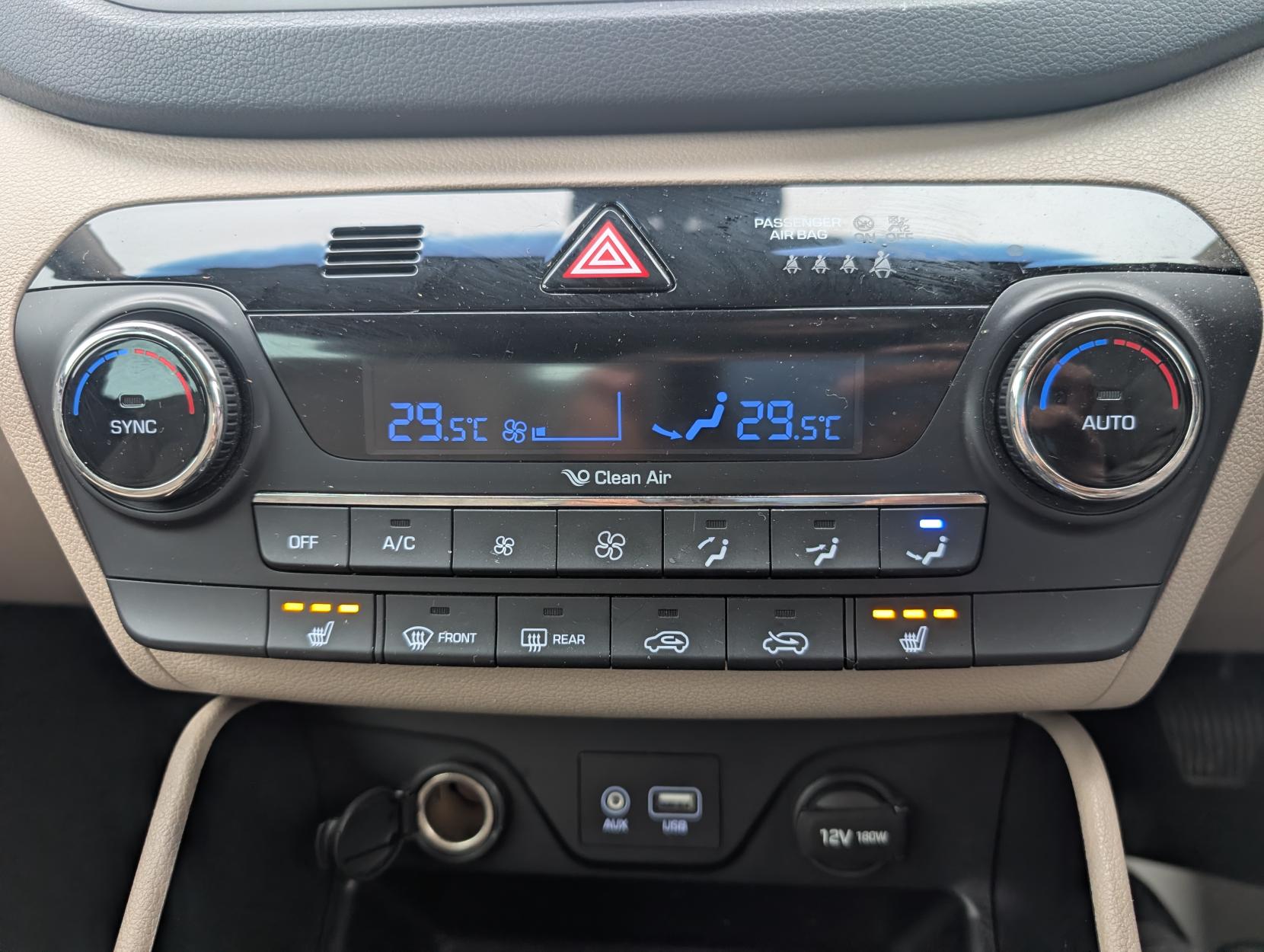 Hyundai TUCSON 2.0 CRDi Premium SUV 5dr Diesel Auto 4WD Euro 6 (185 ps)