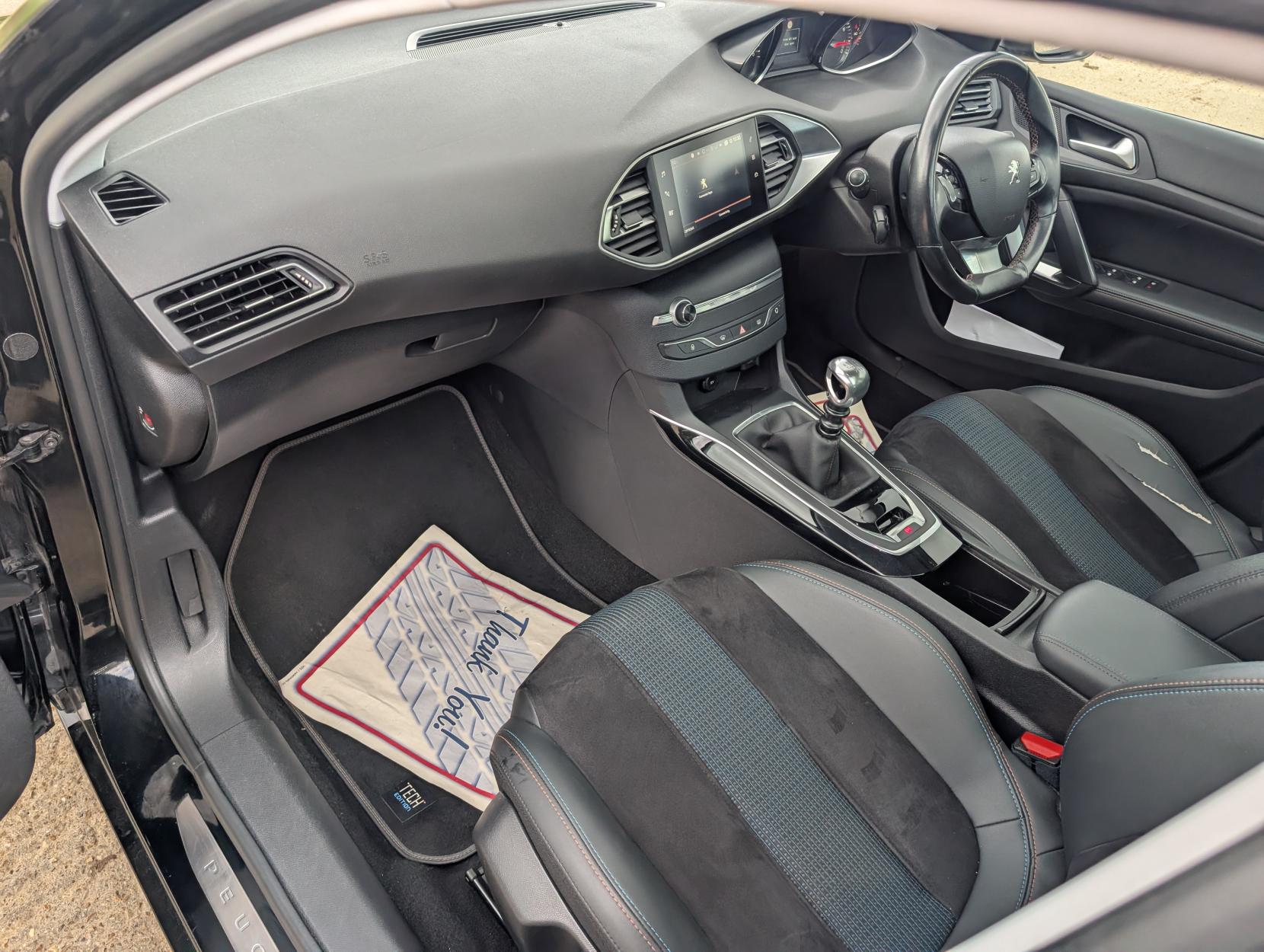 Peugeot 308 1.2 PureTech Tech Edition Hatchback 5dr Petrol Manual Euro 6 (s/s) (130 ps)