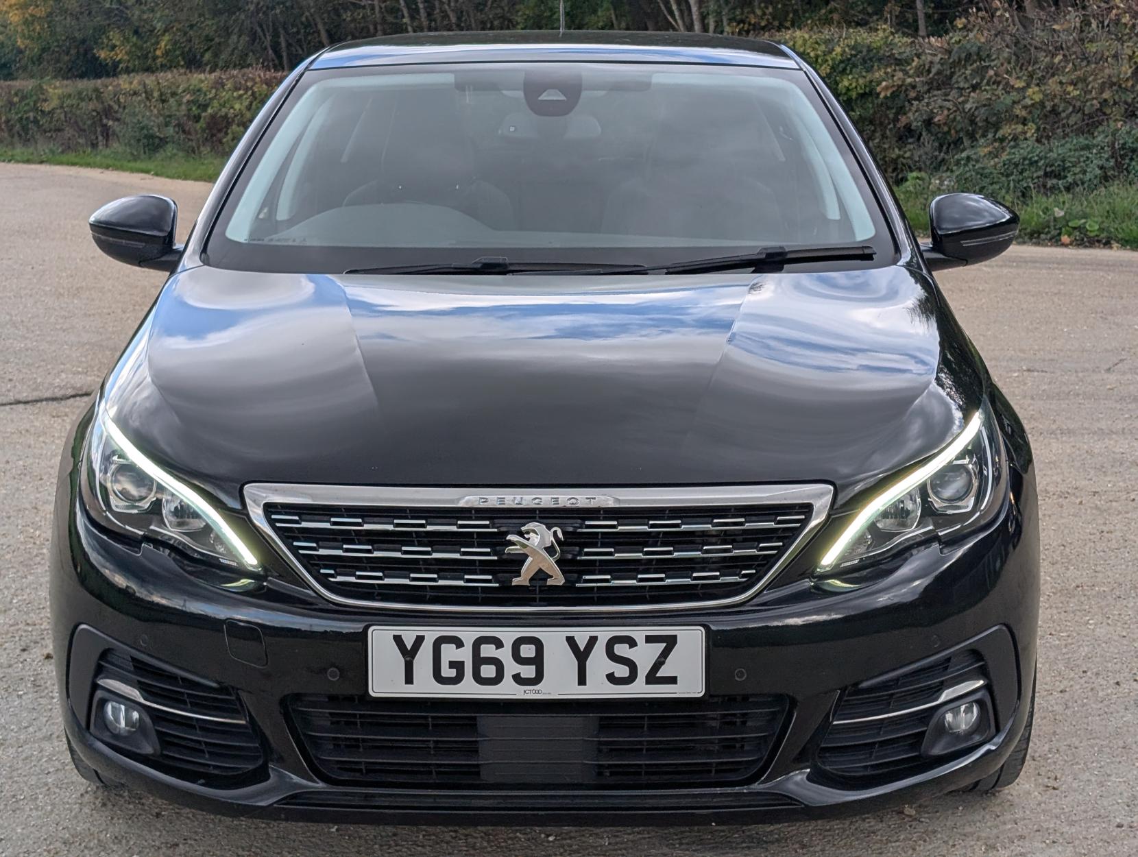 Peugeot 308 1.2 PureTech Tech Edition Hatchback 5dr Petrol Manual Euro 6 (s/s) (130 ps)