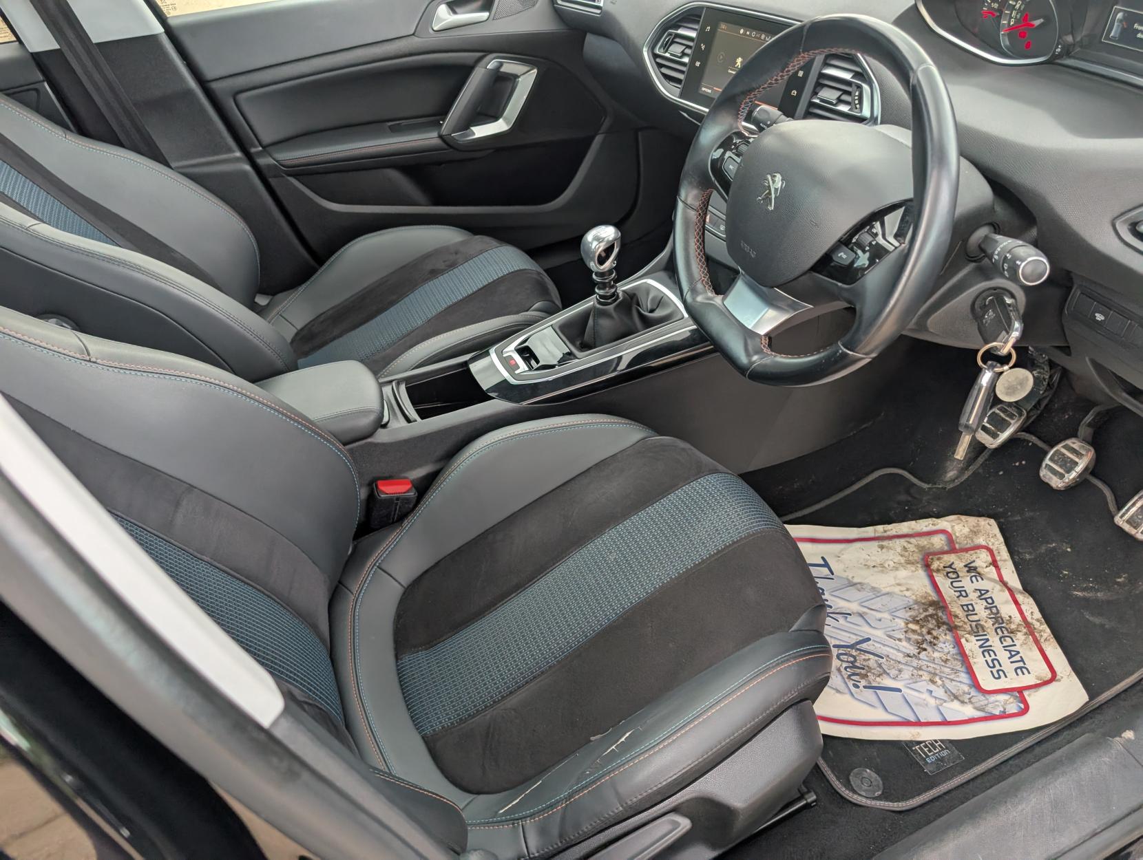 Peugeot 308 1.2 PureTech Tech Edition Hatchback 5dr Petrol Manual Euro 6 (s/s) (130 ps)