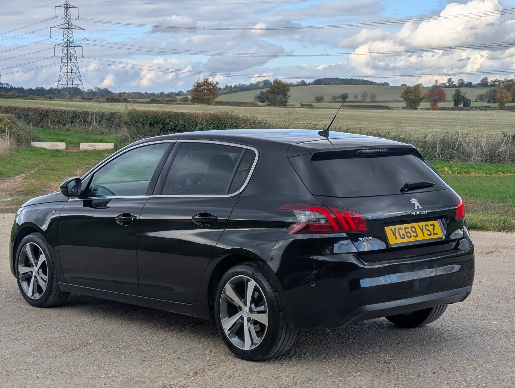 Peugeot 308 1.2 PureTech Tech Edition Hatchback 5dr Petrol Manual Euro 6 (s/s) (130 ps)