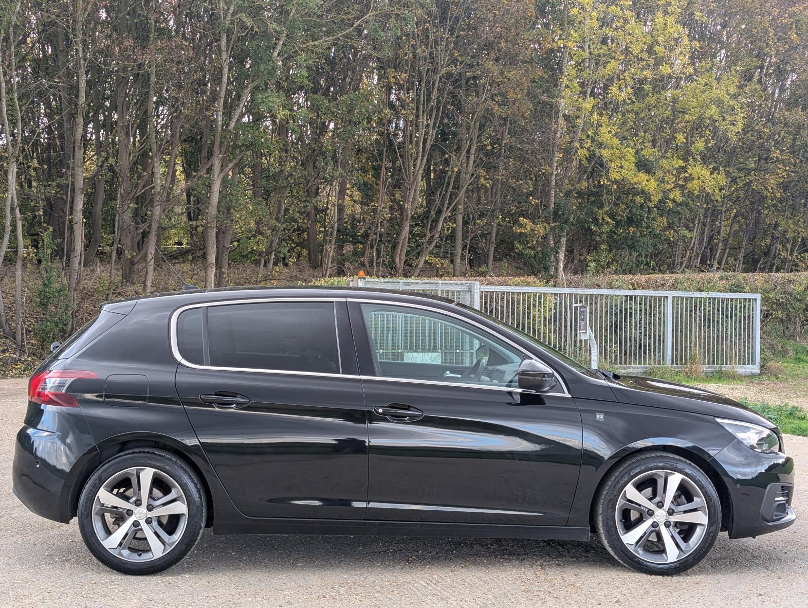 Peugeot 308 1.2 PureTech Tech Edition Hatchback 5dr Petrol Manual Euro 6 (s/s) (130 ps)