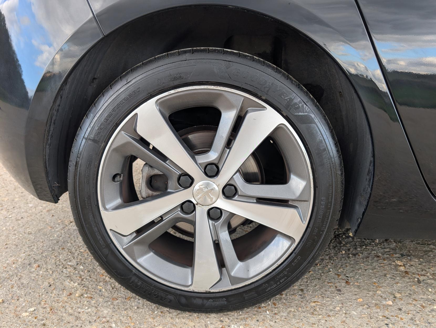 Peugeot 308 1.2 PureTech Tech Edition Hatchback 5dr Petrol Manual Euro 6 (s/s) (130 ps)
