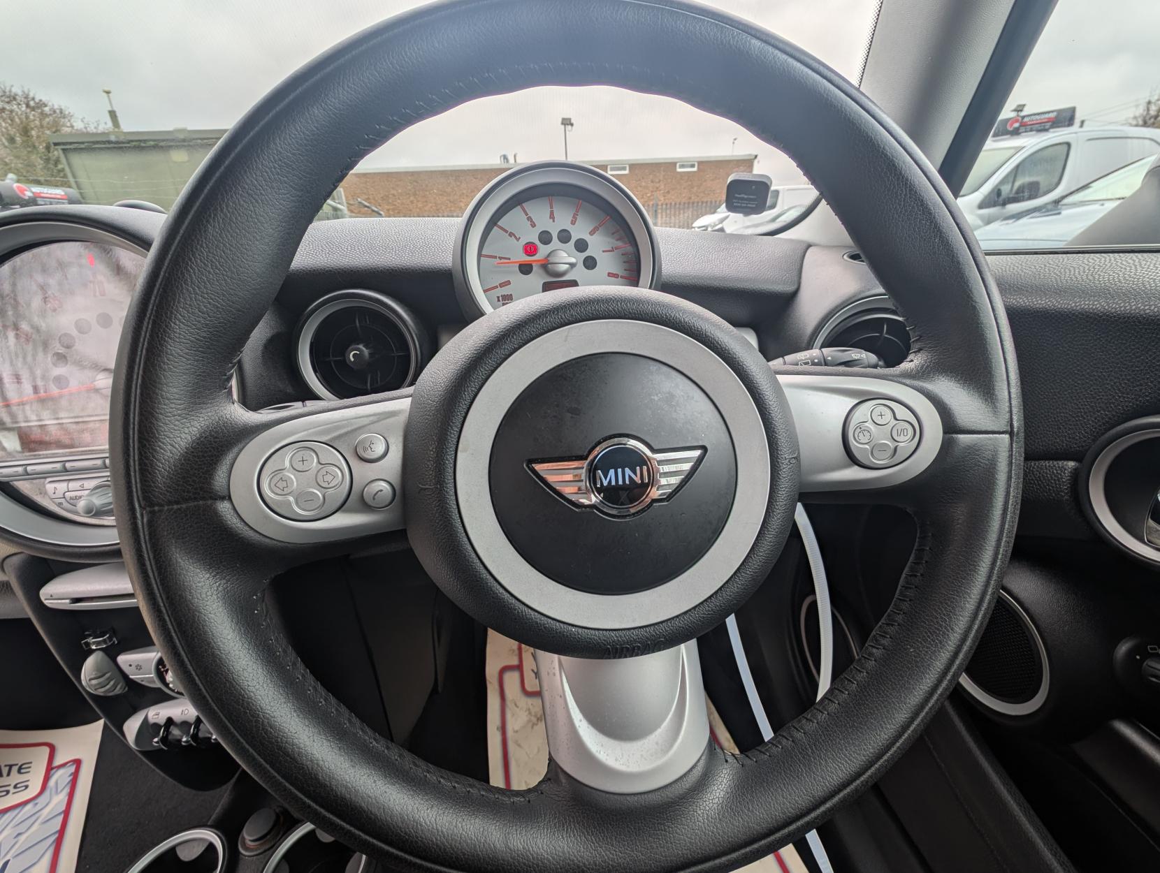 MINI Hatch 1.6 Cooper Hatchback 3dr Petrol Manual Euro 4 (120 ps)