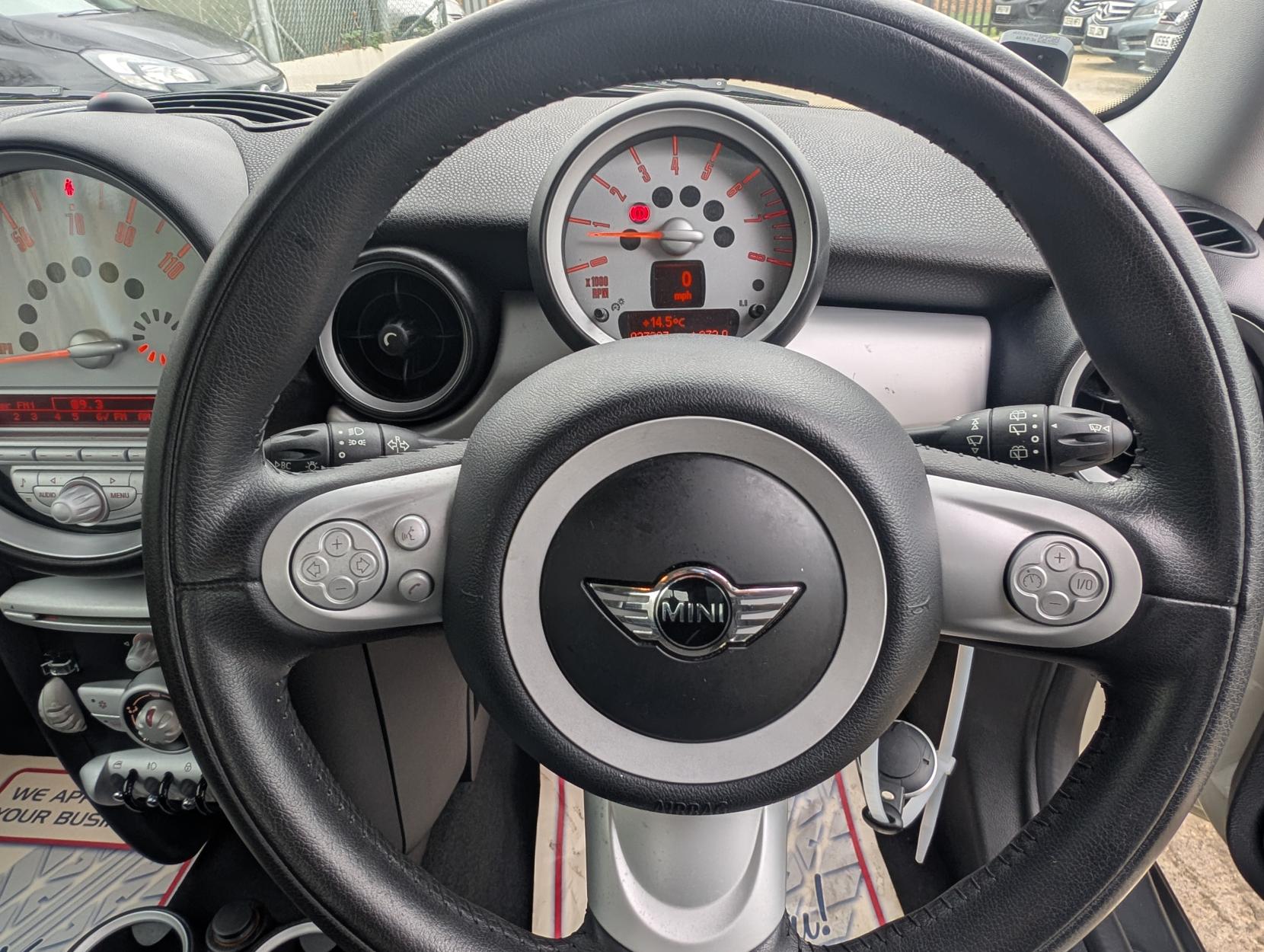 MINI Hatch 1.6 Cooper Hatchback 3dr Petrol Manual Euro 4 (120 ps)