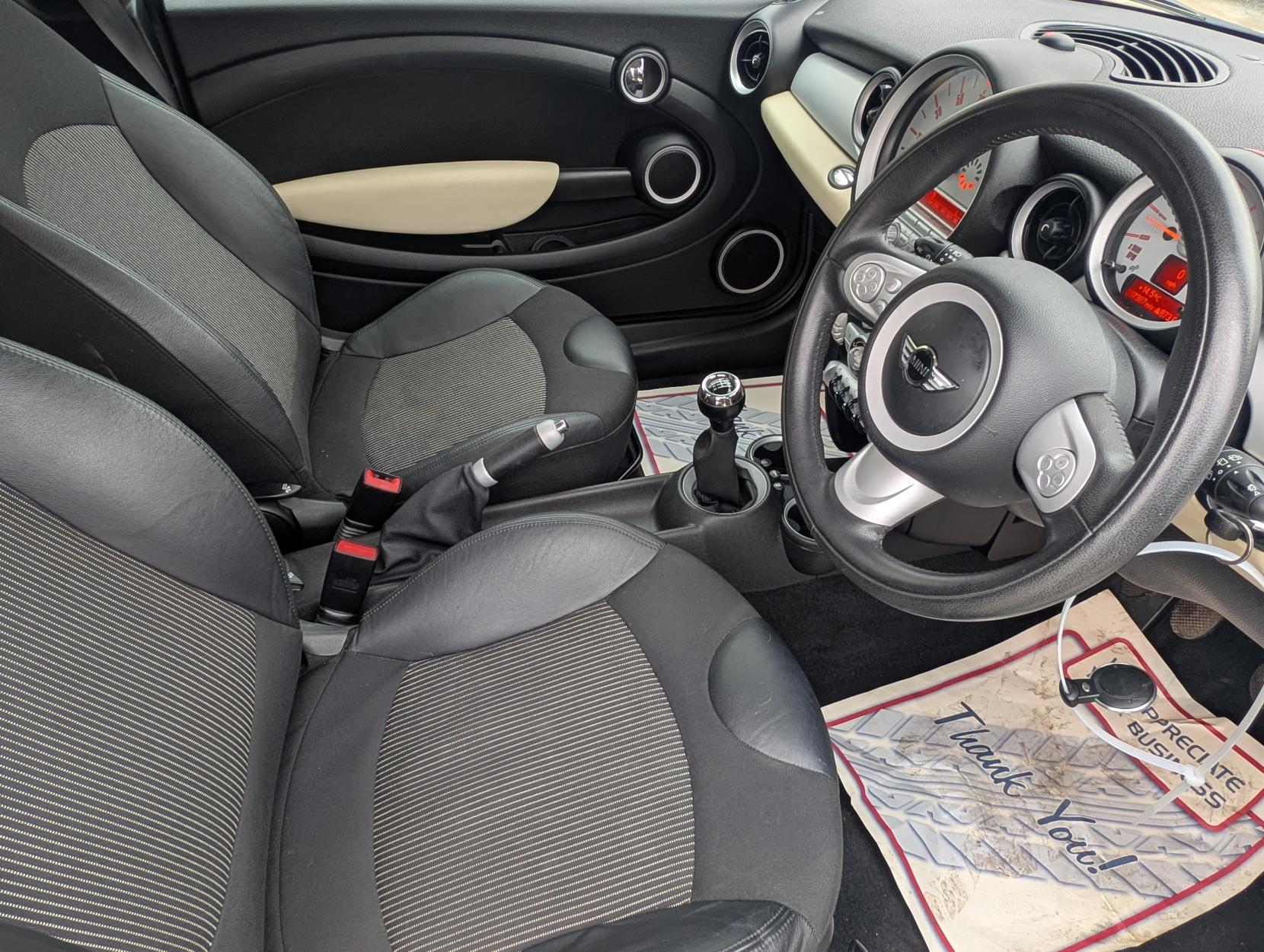 MINI Hatch 1.6 Cooper Hatchback 3dr Petrol Manual Euro 4 (120 ps)