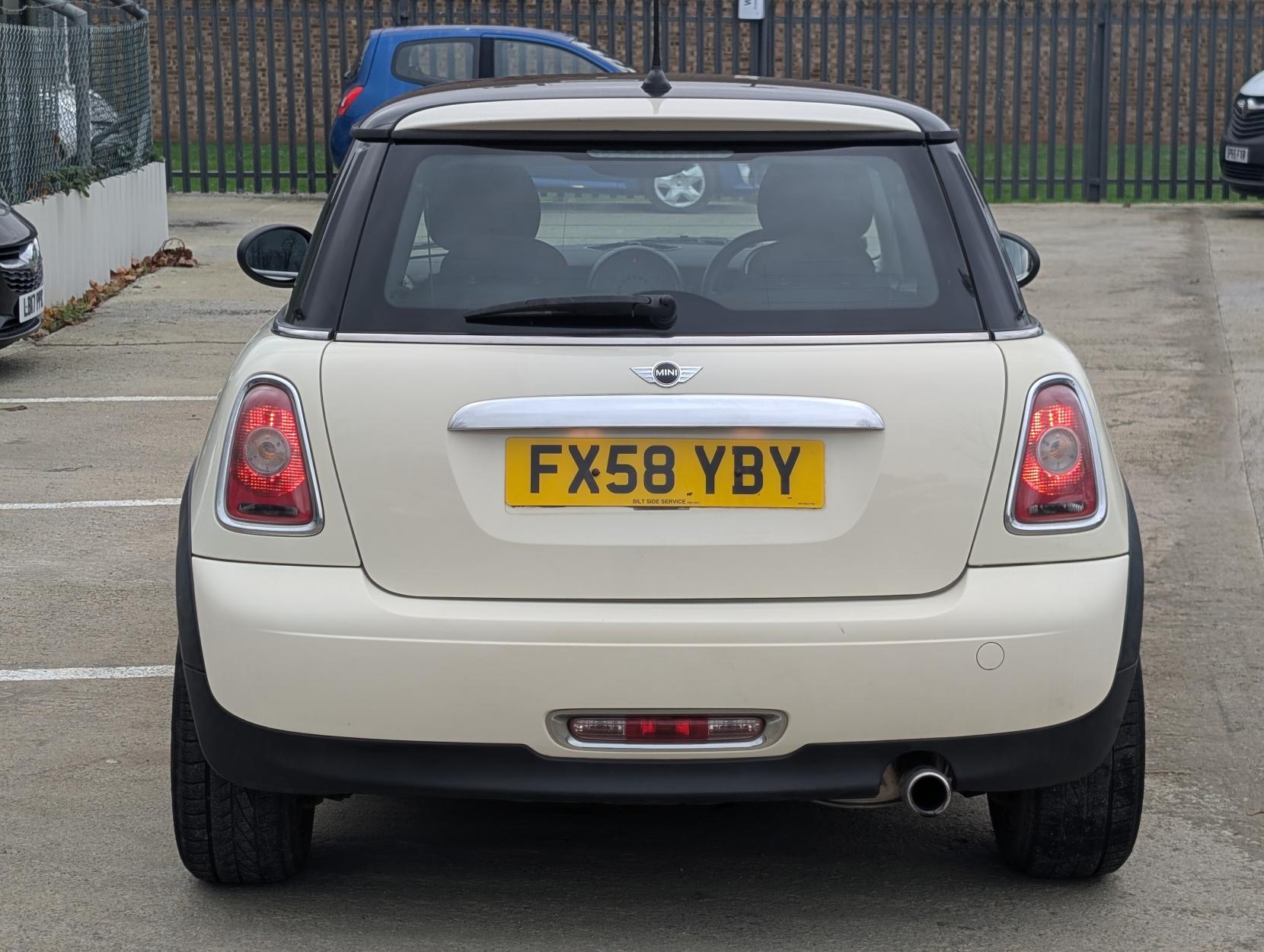 MINI Hatch 1.6 Cooper Hatchback 3dr Petrol Manual Euro 4 (120 ps)