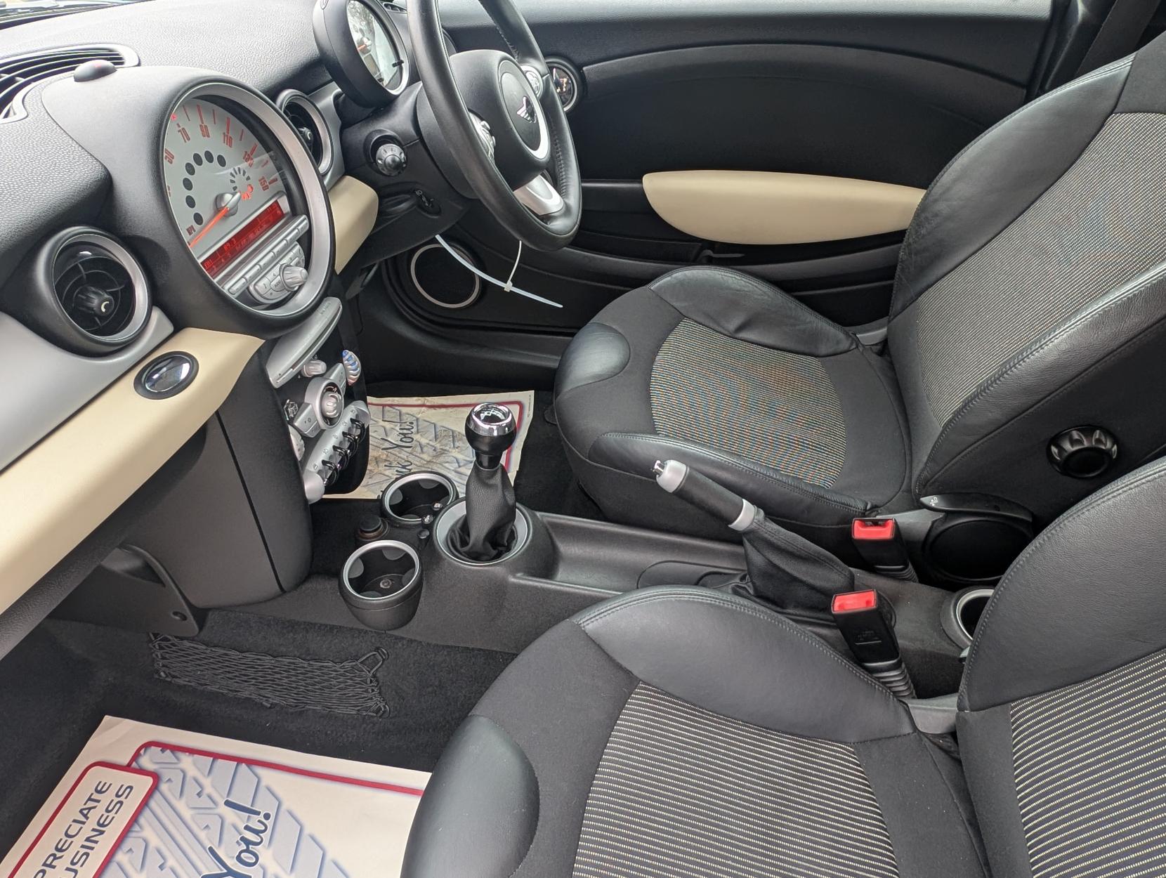 MINI Hatch 1.6 Cooper Hatchback 3dr Petrol Manual Euro 4 (120 ps)