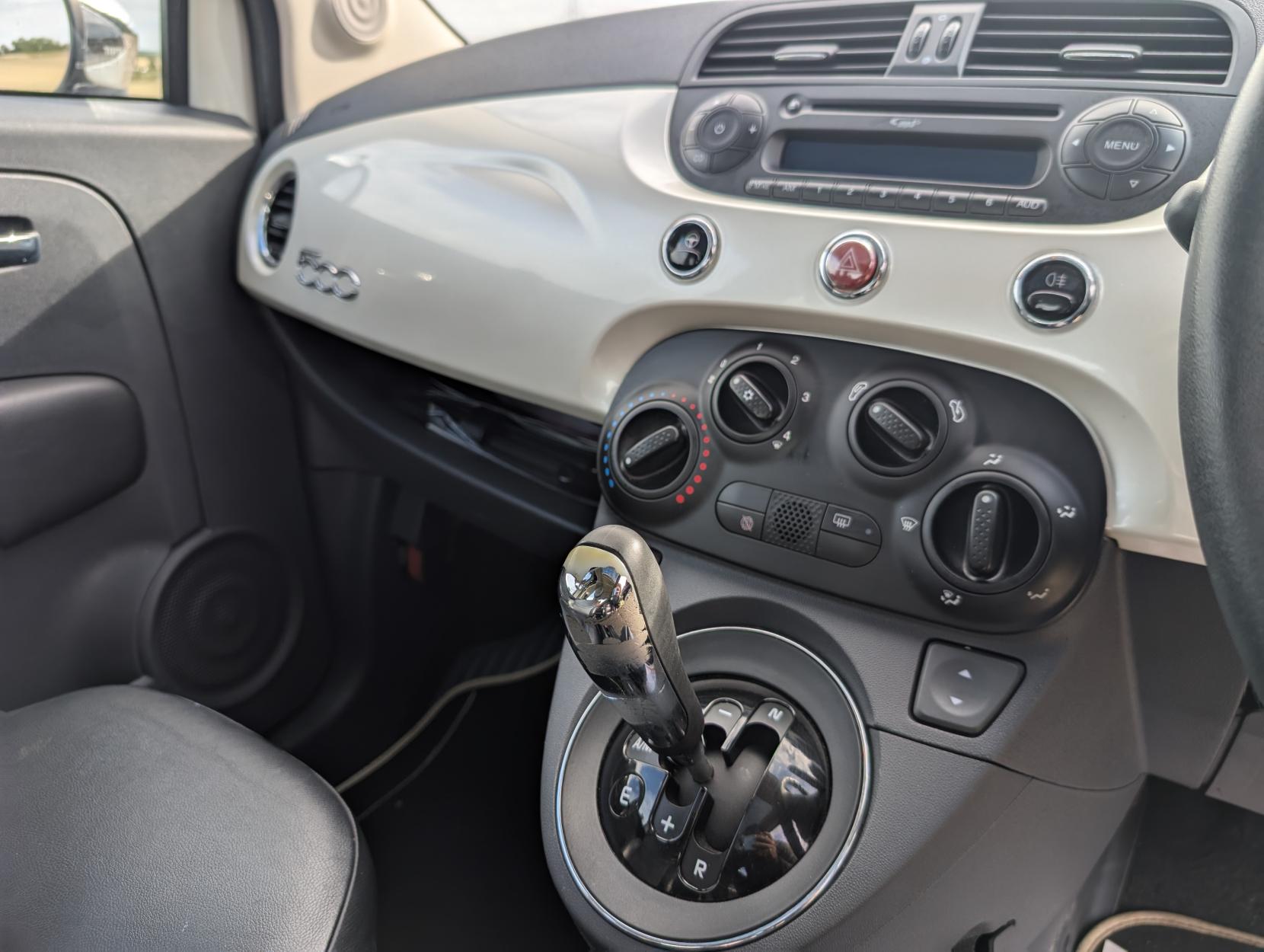 Fiat 500 1.2 Lounge Hatchback 3dr Petrol Dualogic Euro 4 (69 bhp)
