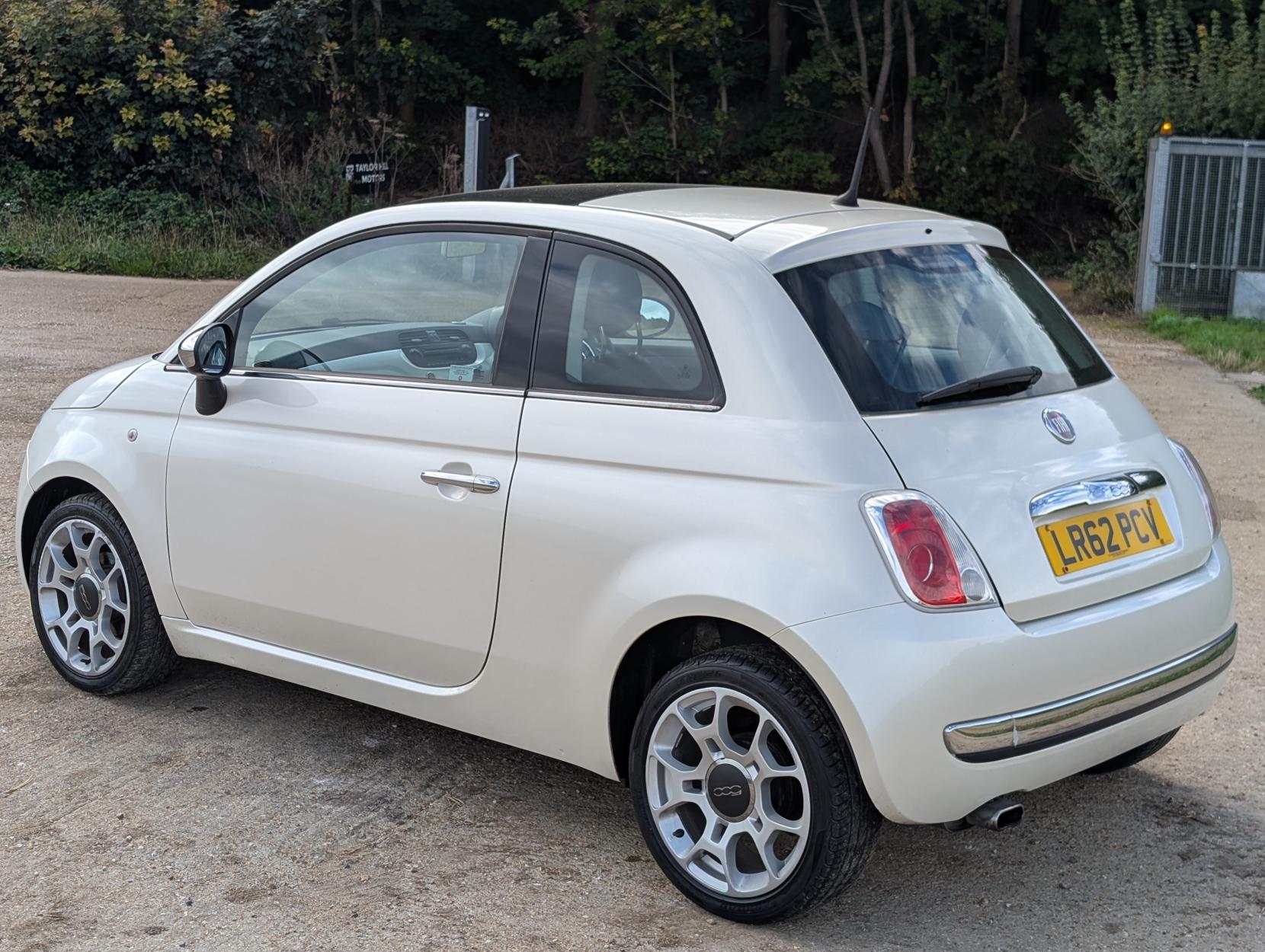 Fiat 500 1.2 Lounge Hatchback 3dr Petrol Dualogic Euro 4 (69 bhp)