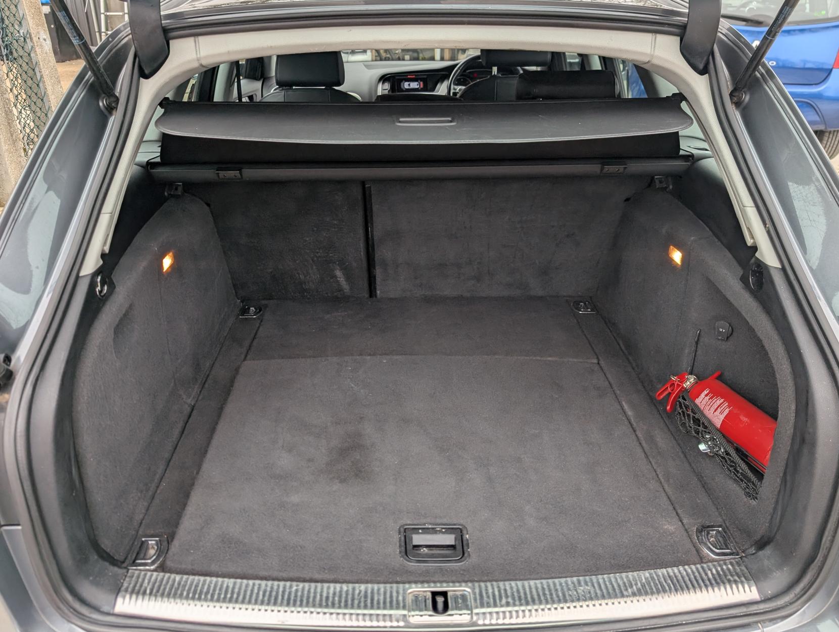 Audi A4 Avant 2.0 TDI ultra SE Technik Estate 5dr Diesel Manual Euro 6 (s/s) (163 ps)