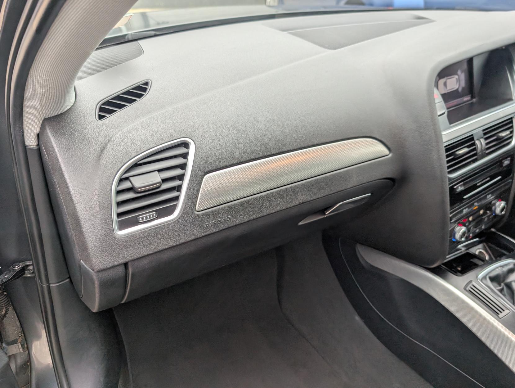 Audi A4 Avant 2.0 TDI ultra SE Technik Estate 5dr Diesel Manual Euro 6 (s/s) (163 ps)