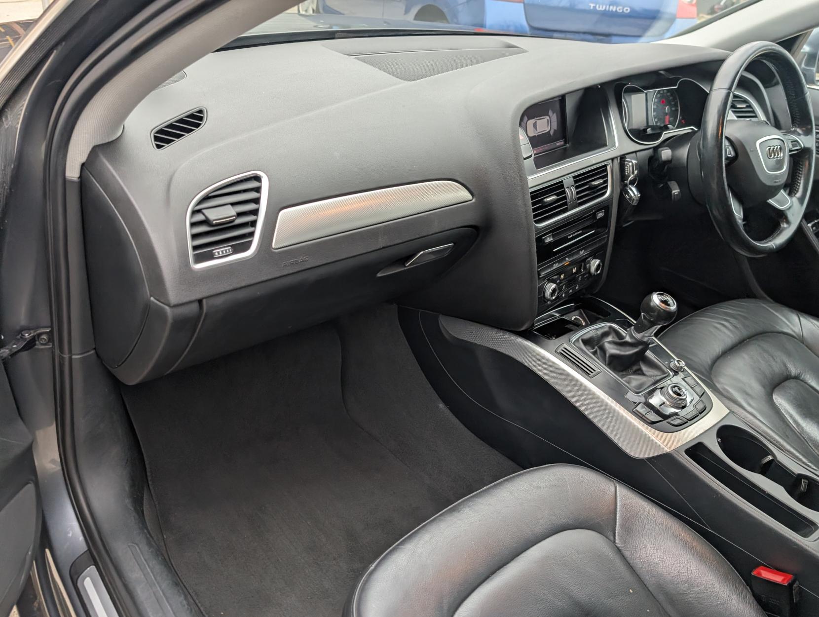 Audi A4 Avant 2.0 TDI ultra SE Technik Estate 5dr Diesel Manual Euro 6 (s/s) (163 ps)