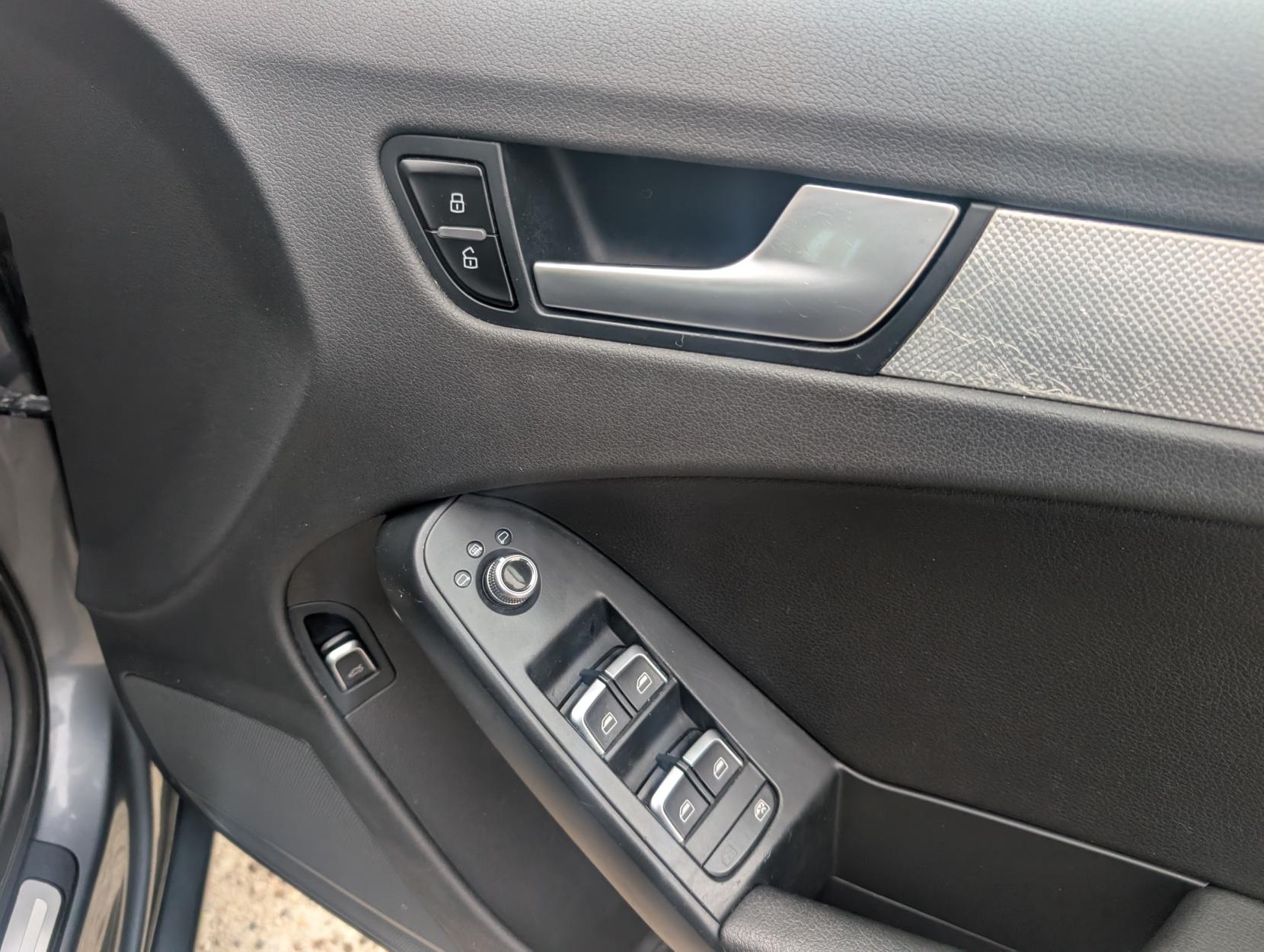 Audi A4 Avant 2.0 TDI ultra SE Technik Estate 5dr Diesel Manual Euro 6 (s/s) (163 ps)