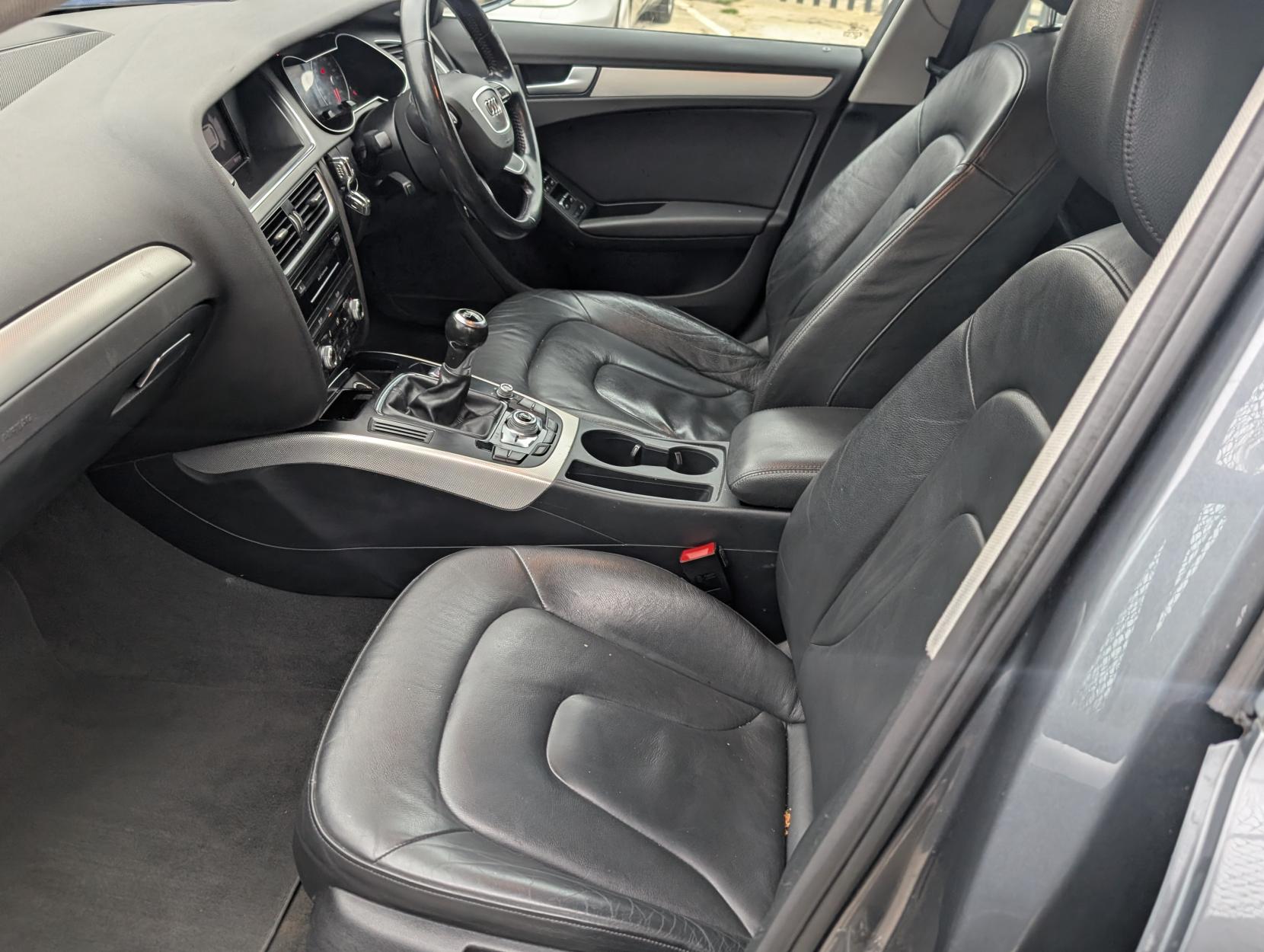 Audi A4 Avant 2.0 TDI ultra SE Technik Estate 5dr Diesel Manual Euro 6 (s/s) (163 ps)