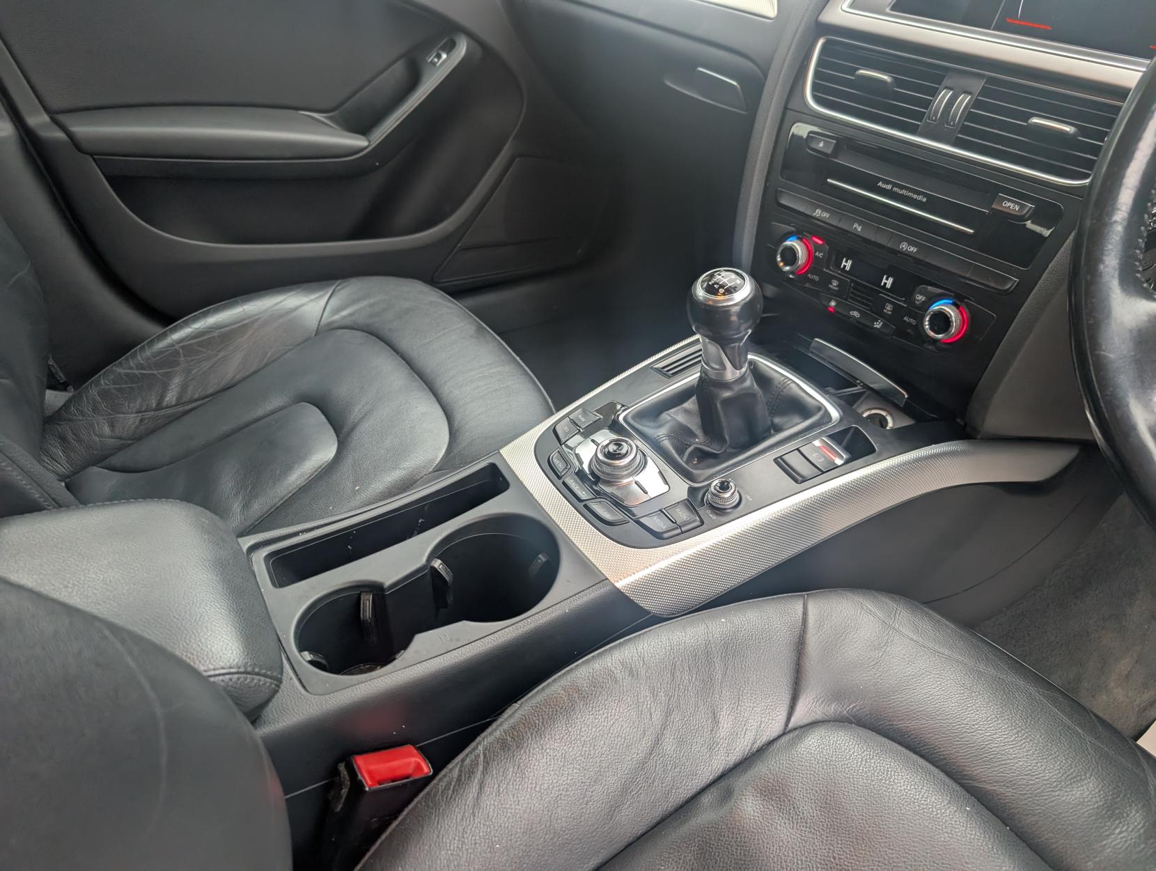 Audi A4 Avant 2.0 TDI ultra SE Technik Estate 5dr Diesel Manual Euro 6 (s/s) (163 ps)