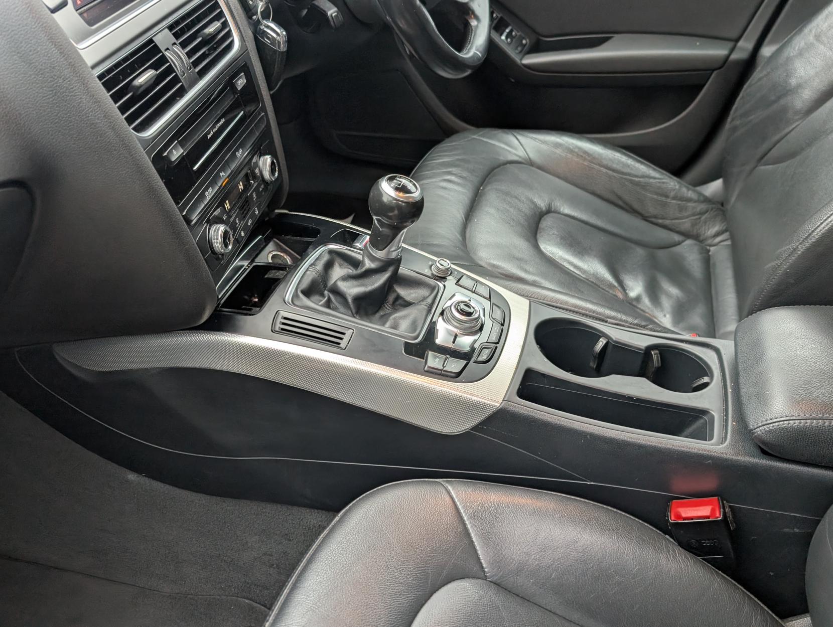 Audi A4 Avant 2.0 TDI ultra SE Technik Estate 5dr Diesel Manual Euro 6 (s/s) (163 ps)