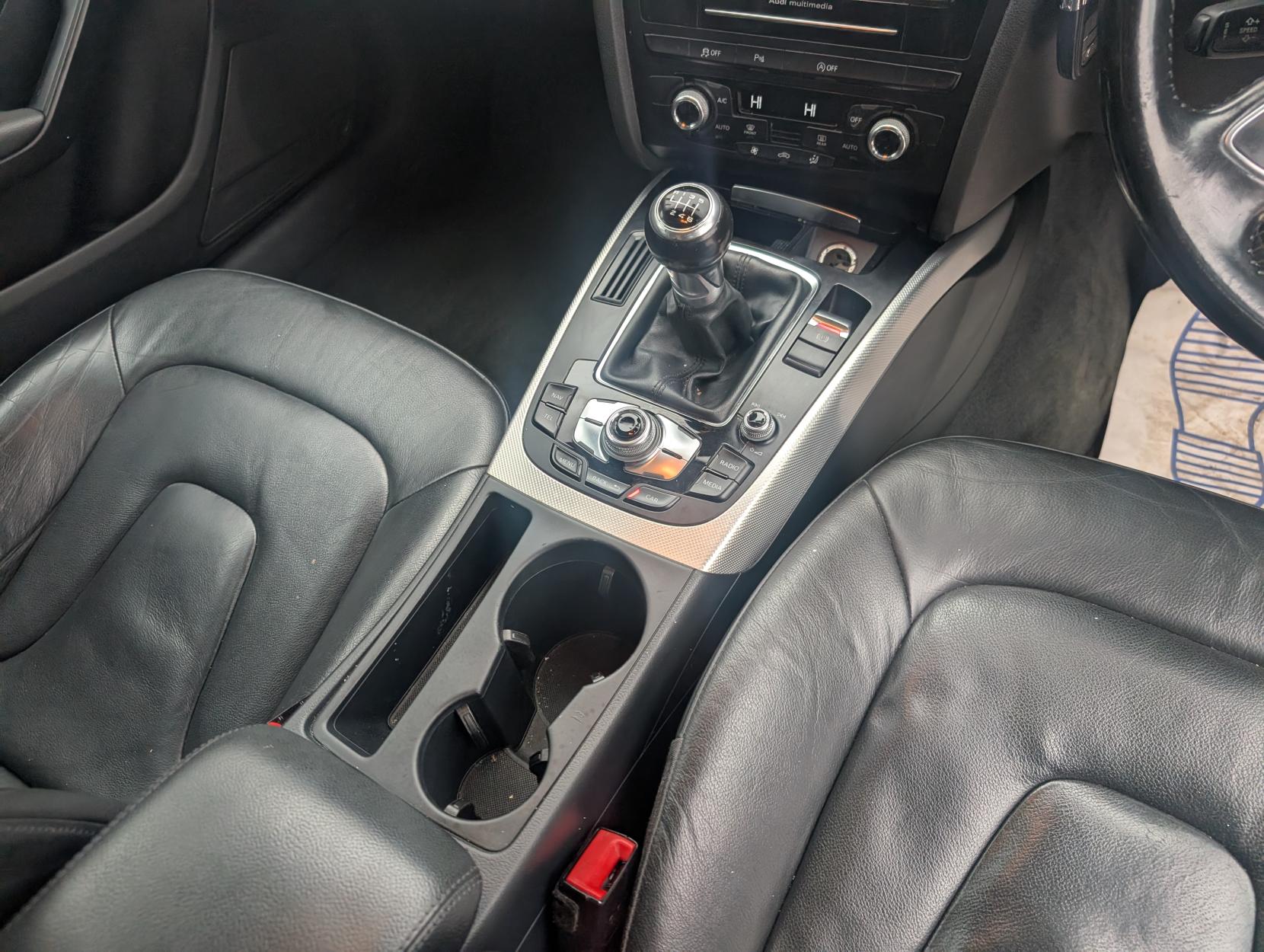 Audi A4 Avant 2.0 TDI ultra SE Technik Estate 5dr Diesel Manual Euro 6 (s/s) (163 ps)