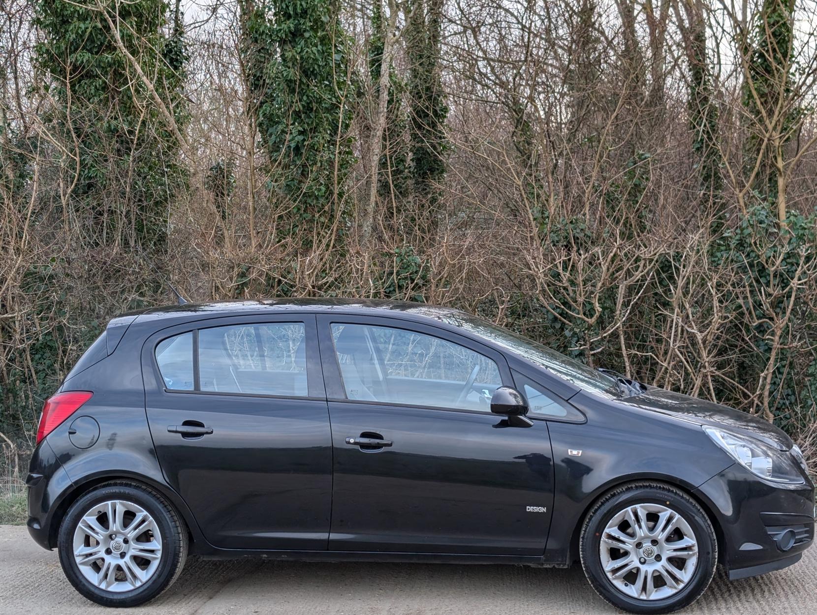 Vauxhall Corsa 1.4i 16v Design Hatchback 5dr Petrol Automatic (a/c) (166 g/km, 89 bhp)