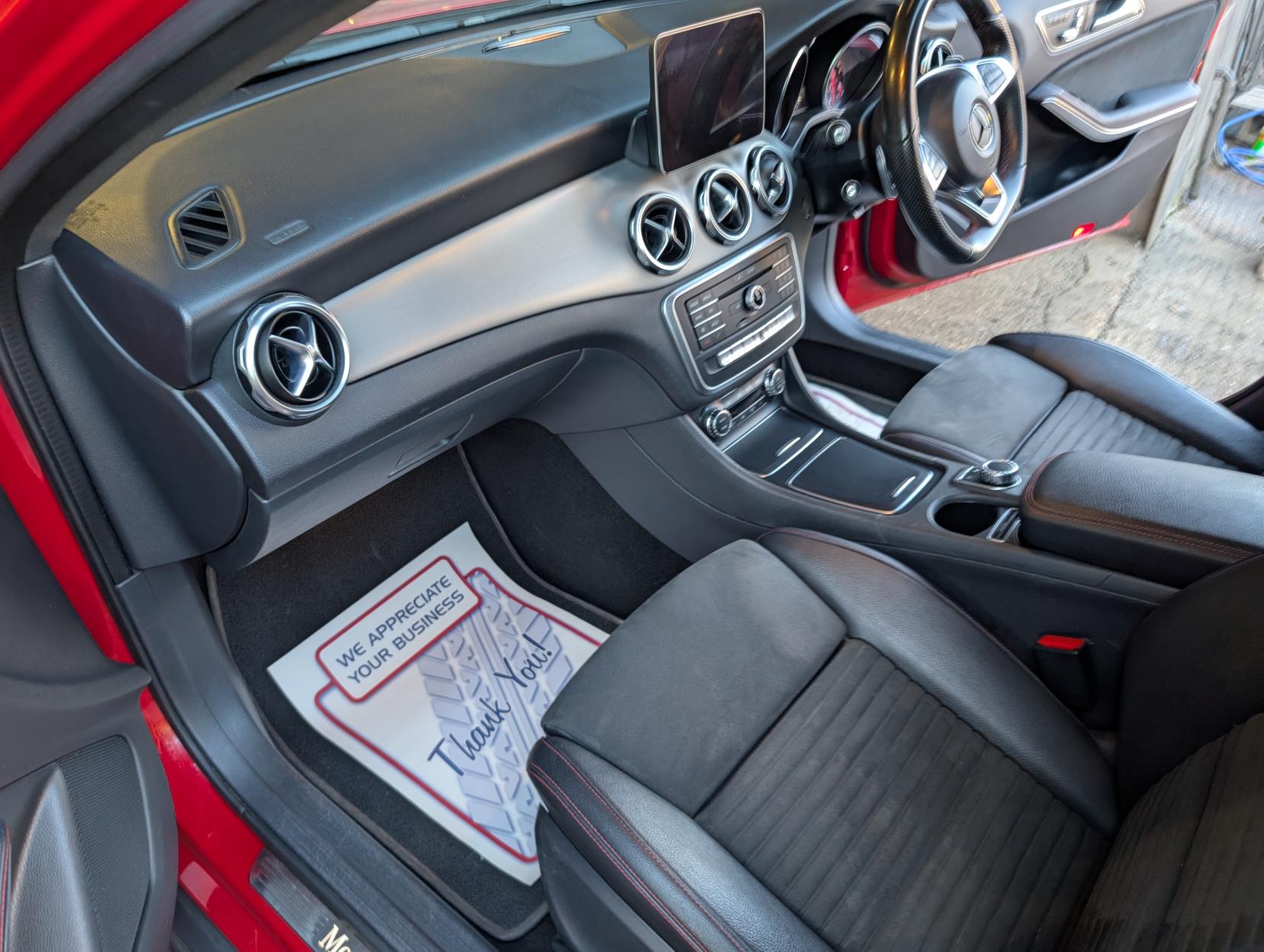 Mercedes-Benz GLA 2.1 GLA200d AMG Line (Premium Plus) SUV 5dr Diesel 7G-DCT Euro 6 (s/s) (136 ps)