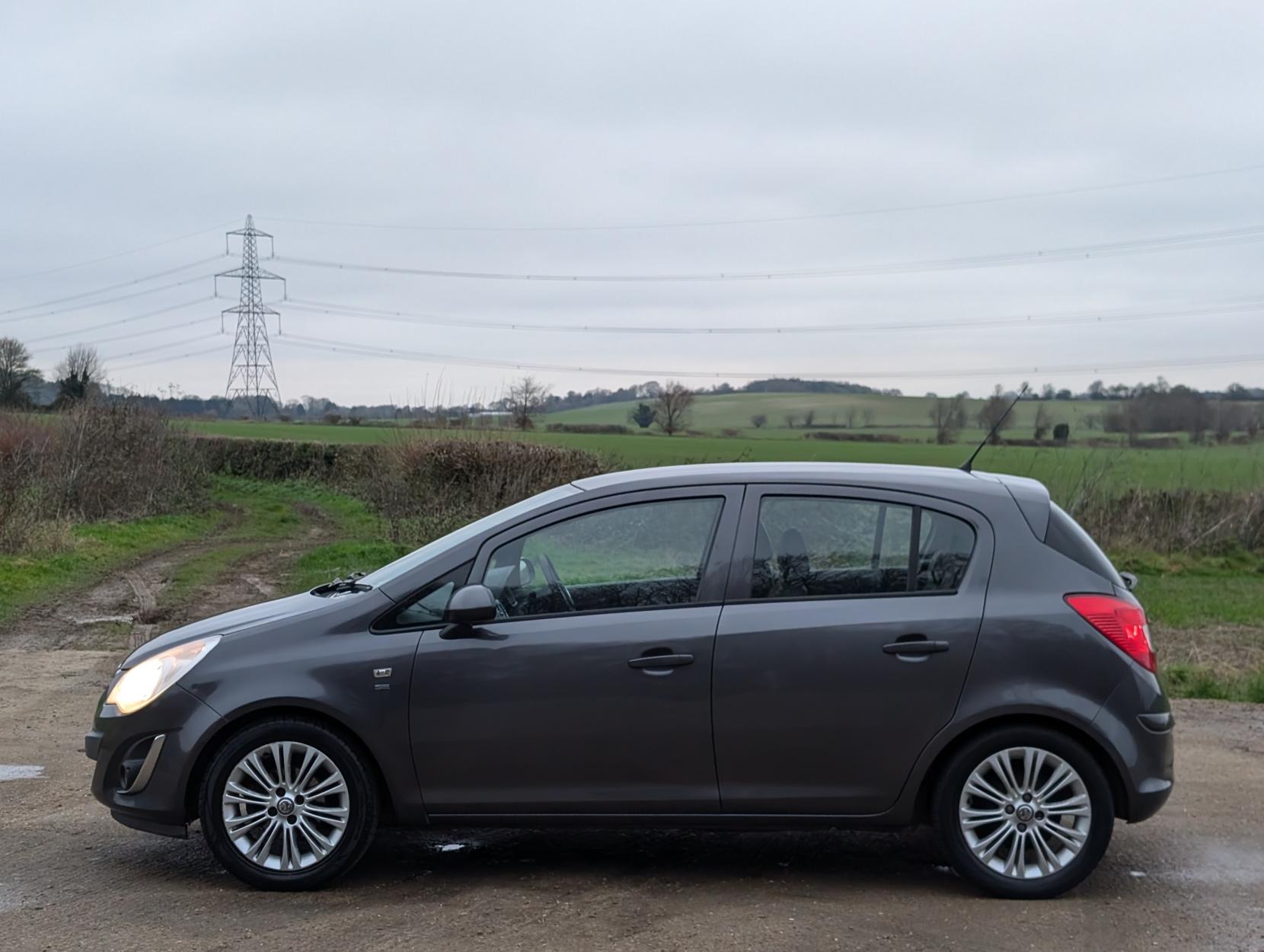 Vauxhall Corsa 1.4 16V SE Hatchback 5dr Petrol Manual Wide Ratio Euro 5 (100 ps)