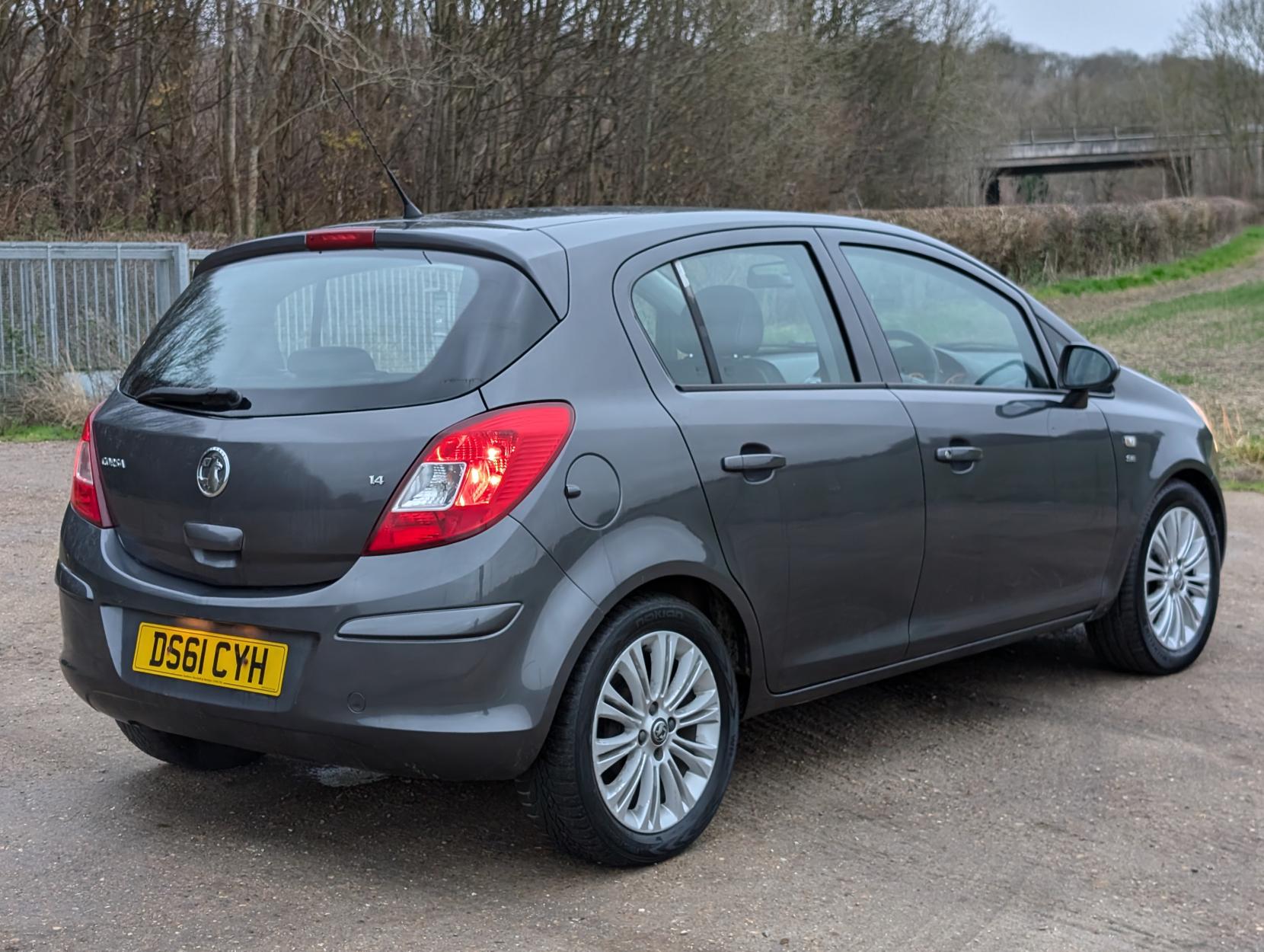 Vauxhall Corsa 1.4 16V SE Hatchback 5dr Petrol Manual Wide Ratio Euro 5 (100 ps)