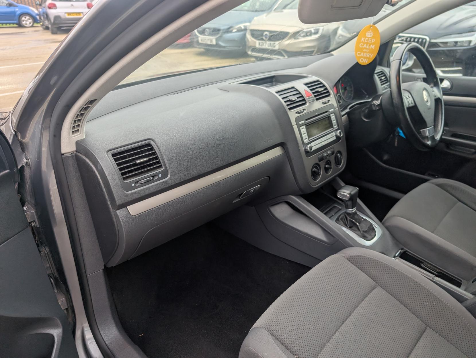 Volkswagen Golf 1.9 TDI Match Hatchback 5dr Diesel DSG (153 g/km, 103 bhp)