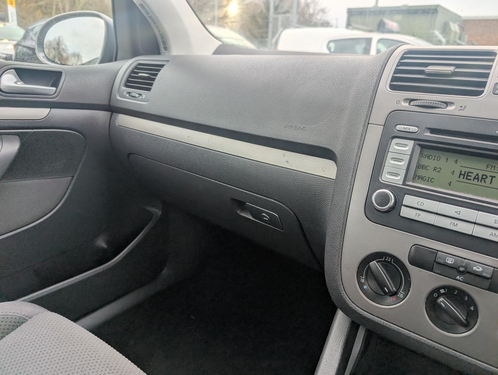 Volkswagen Golf 1.9 TDI Match Hatchback 5dr Diesel DSG (153 g/km, 103 bhp)