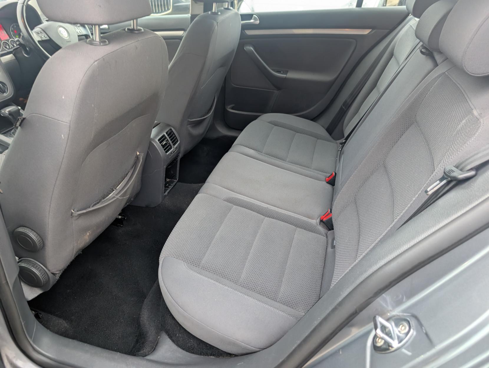 Volkswagen Golf 1.9 TDI Match Hatchback 5dr Diesel DSG (153 g/km, 103 bhp)