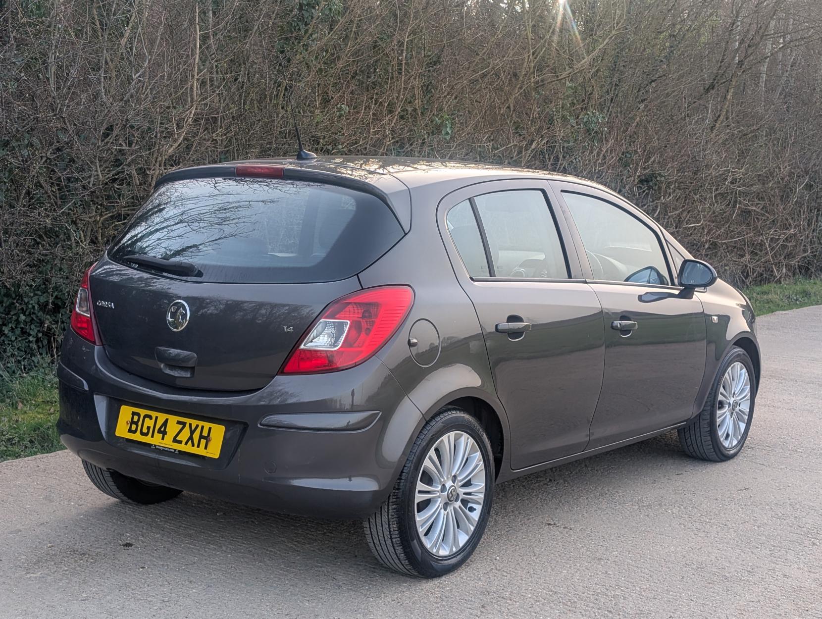 Vauxhall Corsa 1.4 16V SE Hatchback 5dr Petrol Manual Wide Ratio Euro 5 (100 ps)
