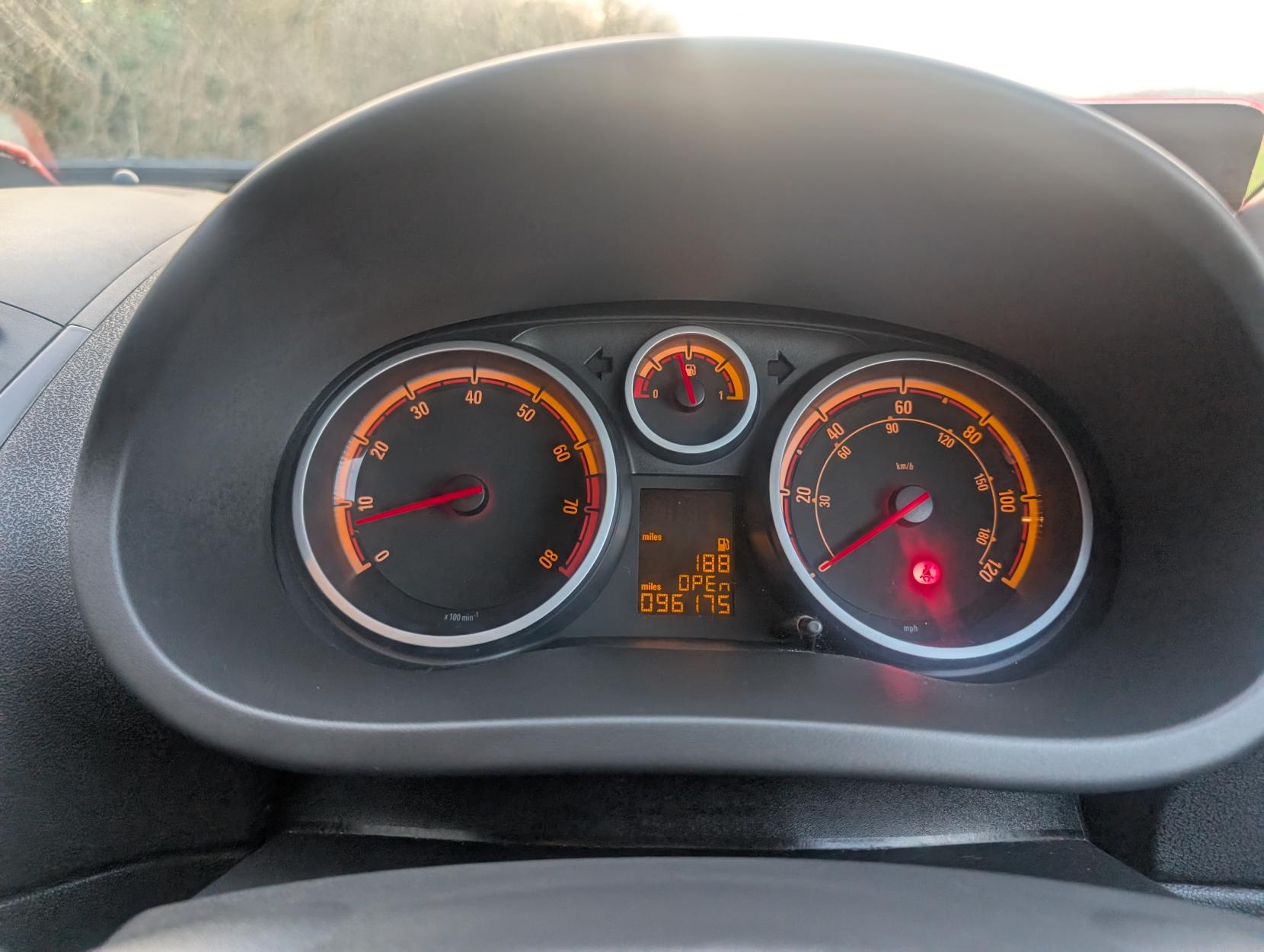 Vauxhall Corsa 1.4 16V SE Hatchback 5dr Petrol Manual Wide Ratio Euro 5 (100 ps)