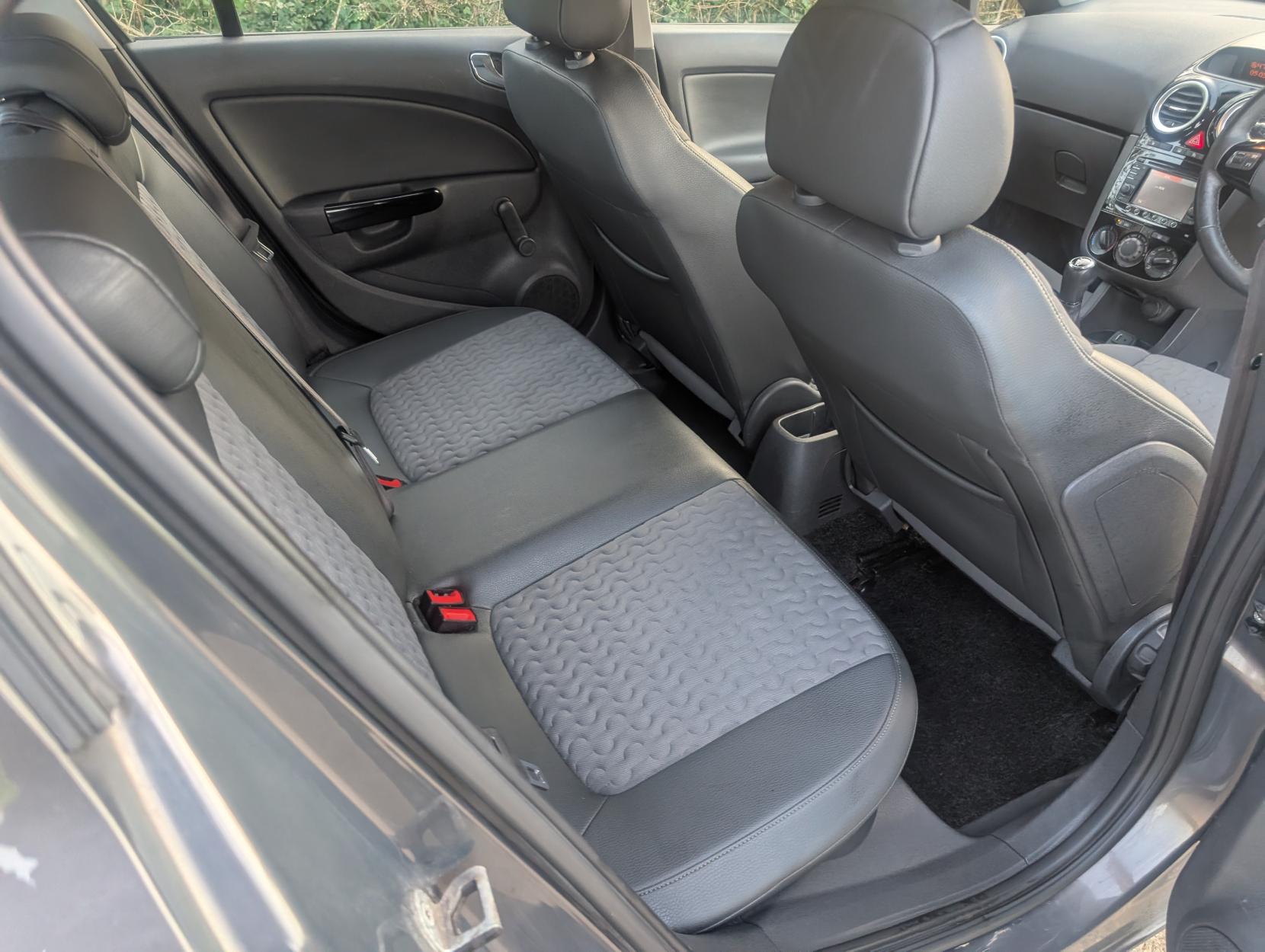 Vauxhall Corsa 1.4 16V SE Hatchback 5dr Petrol Manual Wide Ratio Euro 5 (100 ps)