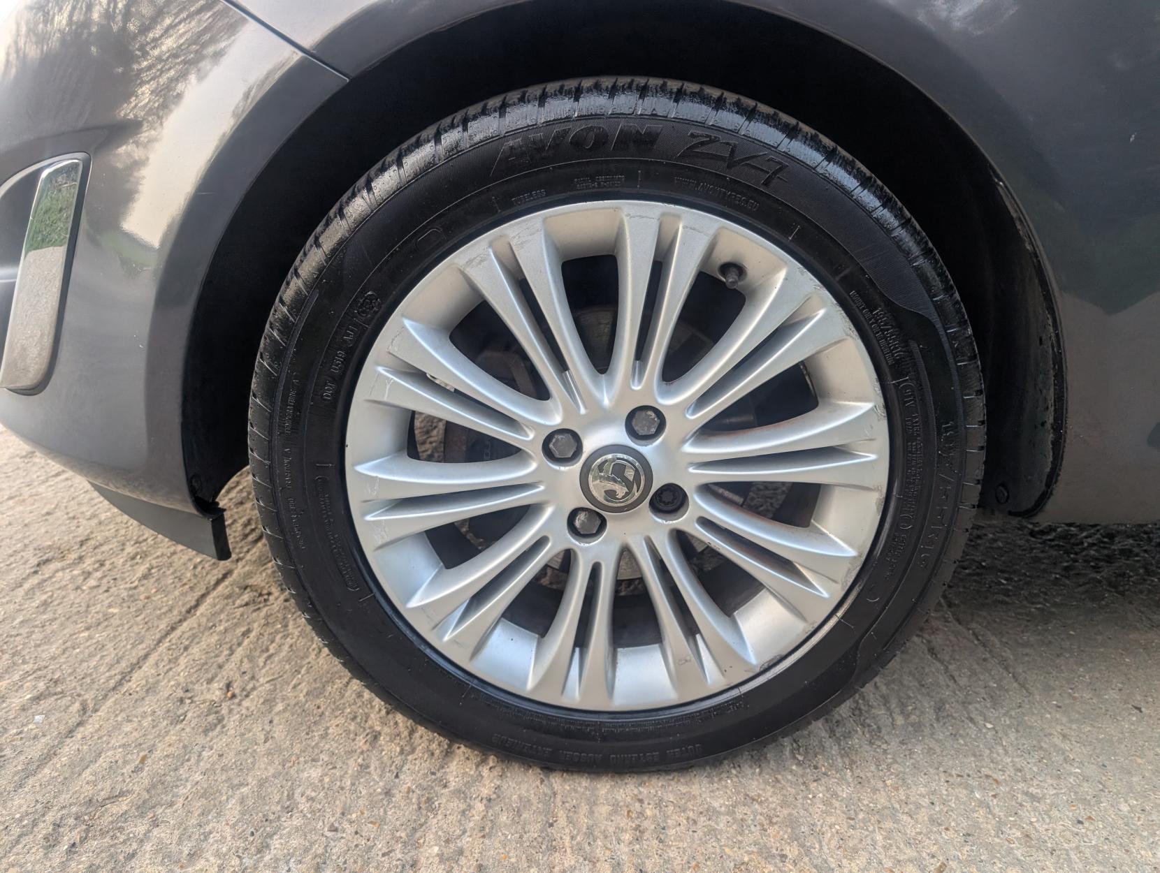 Vauxhall Corsa 1.4 16V SE Hatchback 5dr Petrol Manual Wide Ratio Euro 5 (100 ps)