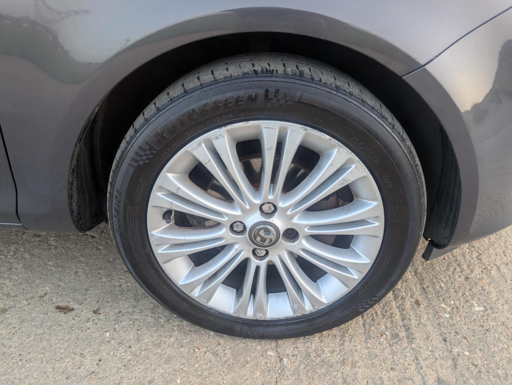 Vauxhall Corsa 1.4 16V SE Hatchback 5dr Petrol Manual Wide Ratio Euro 5 (100 ps)