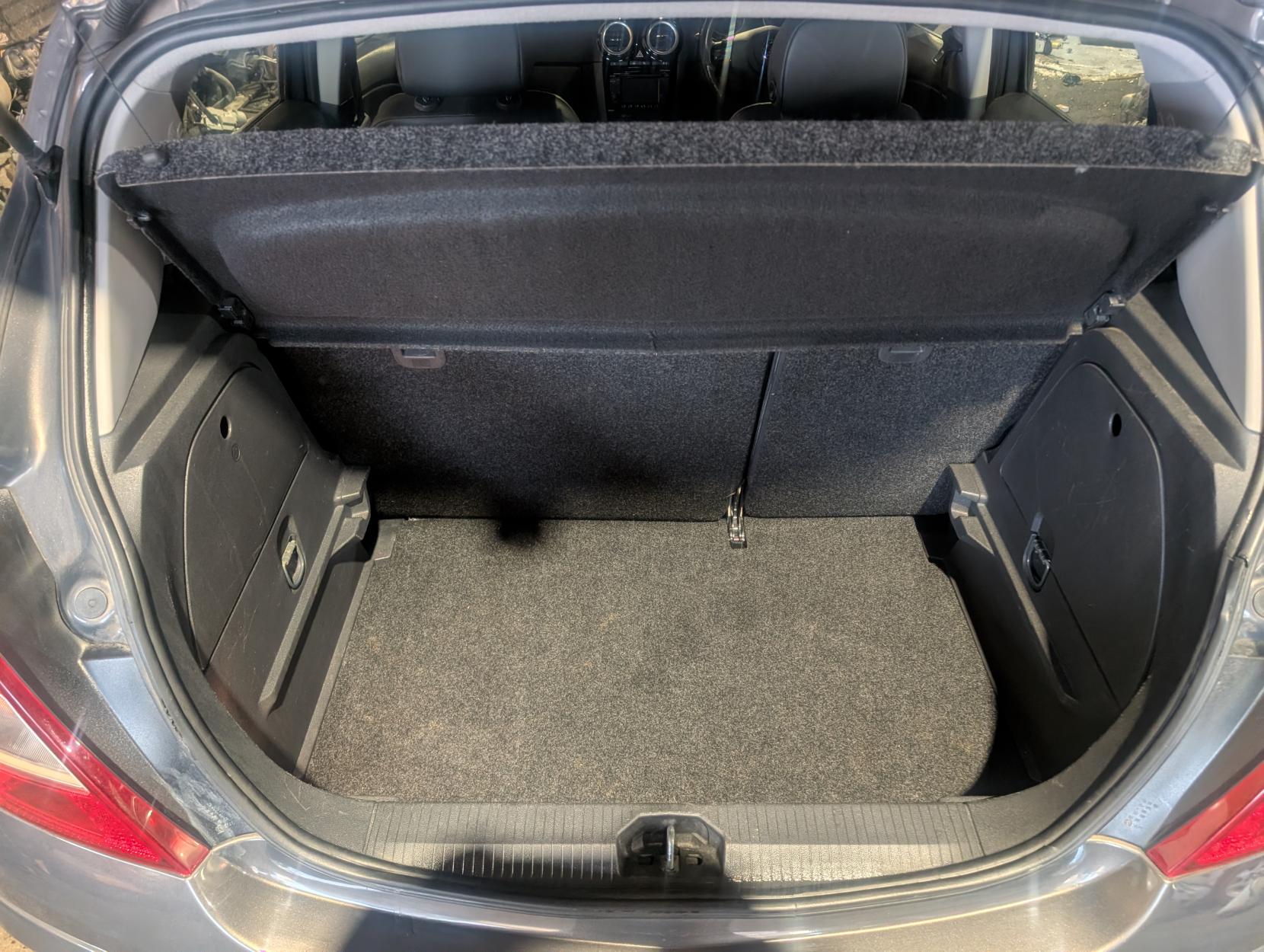 Vauxhall Corsa 1.4 16V SE Hatchback 5dr Petrol Manual Wide Ratio Euro 5 (100 ps)