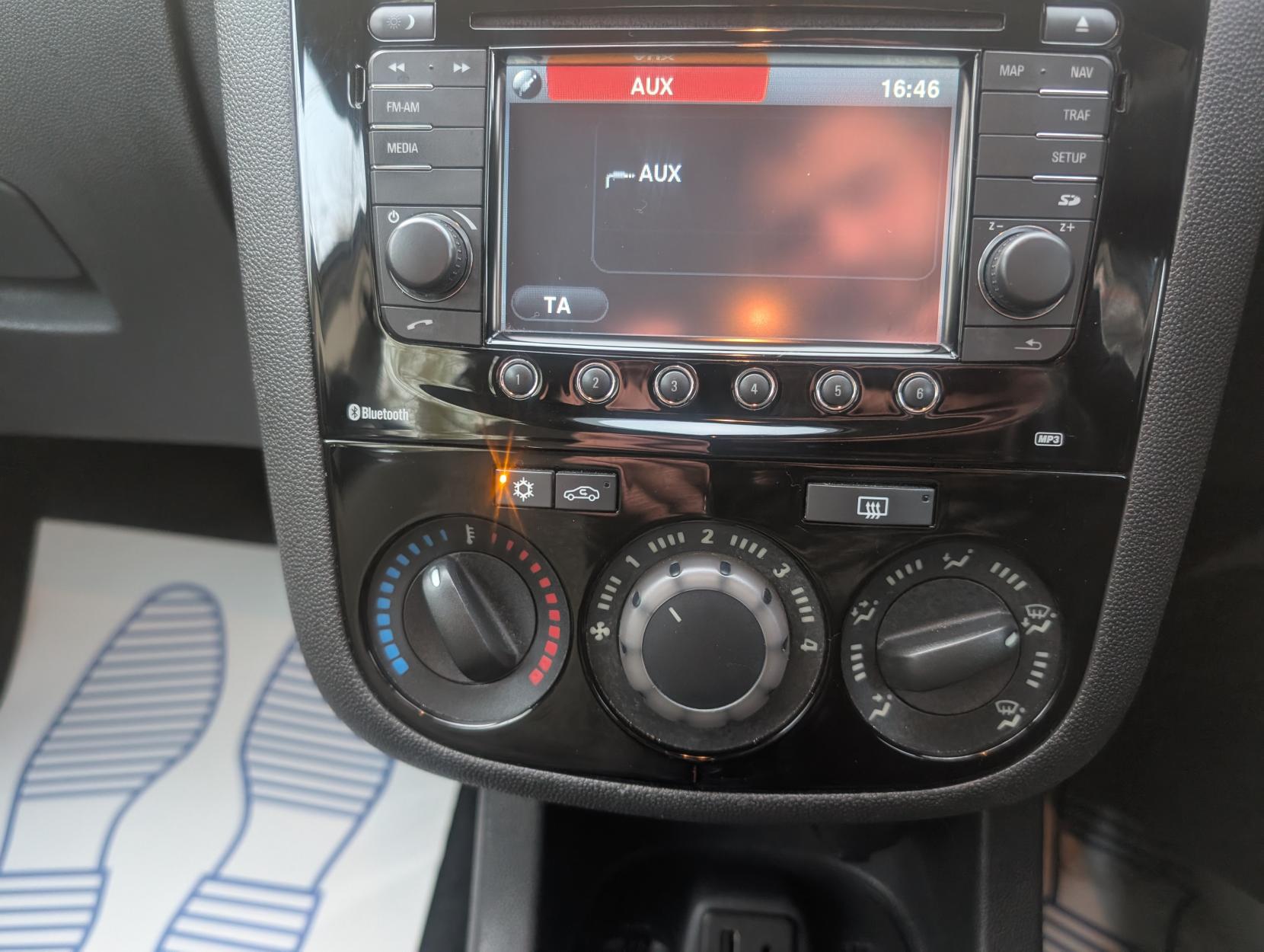 Vauxhall Corsa 1.4 16V SE Hatchback 5dr Petrol Manual Wide Ratio Euro 5 (100 ps)