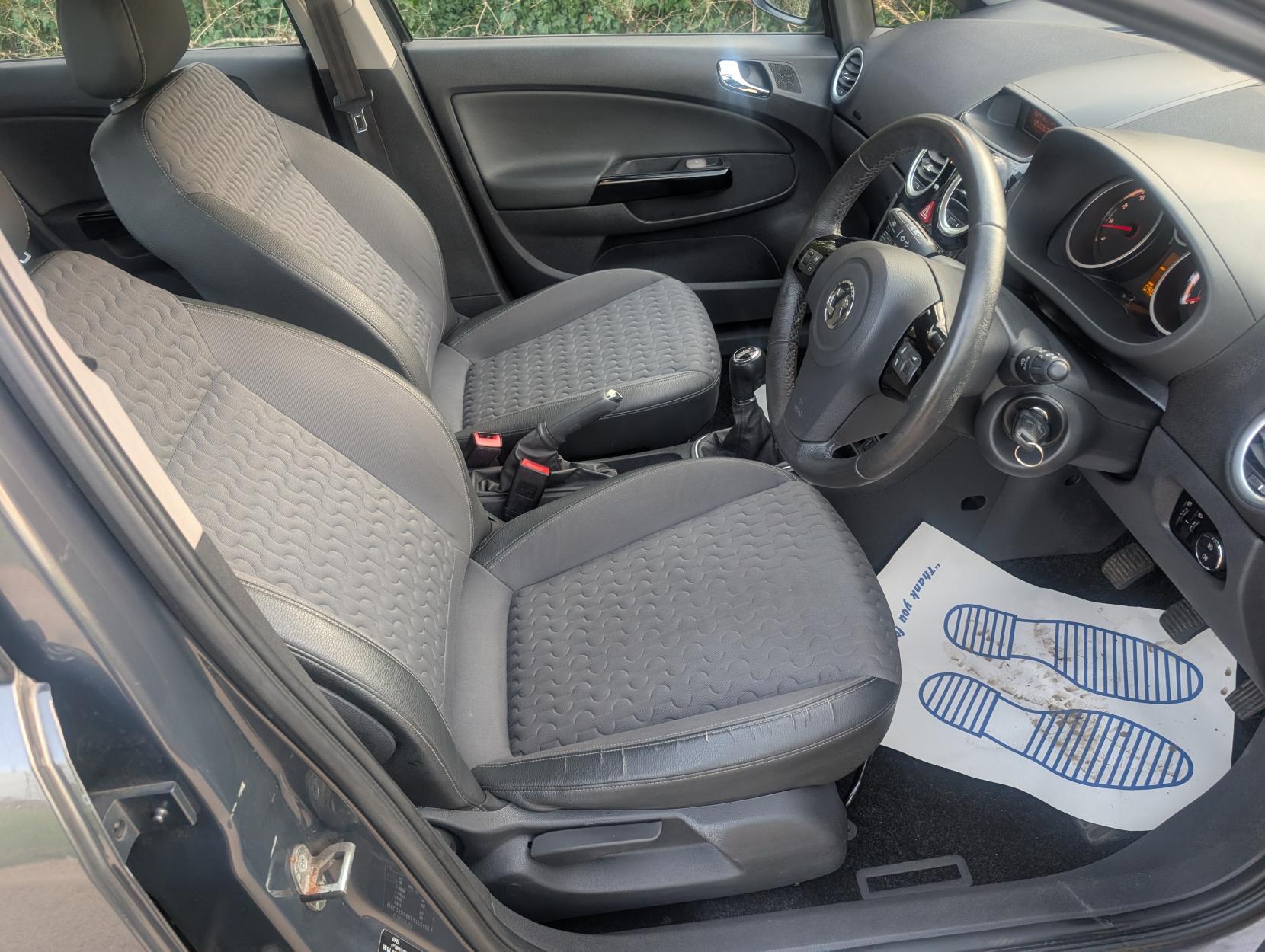 Vauxhall Corsa 1.4 16V SE Hatchback 5dr Petrol Manual Wide Ratio Euro 5 (100 ps)