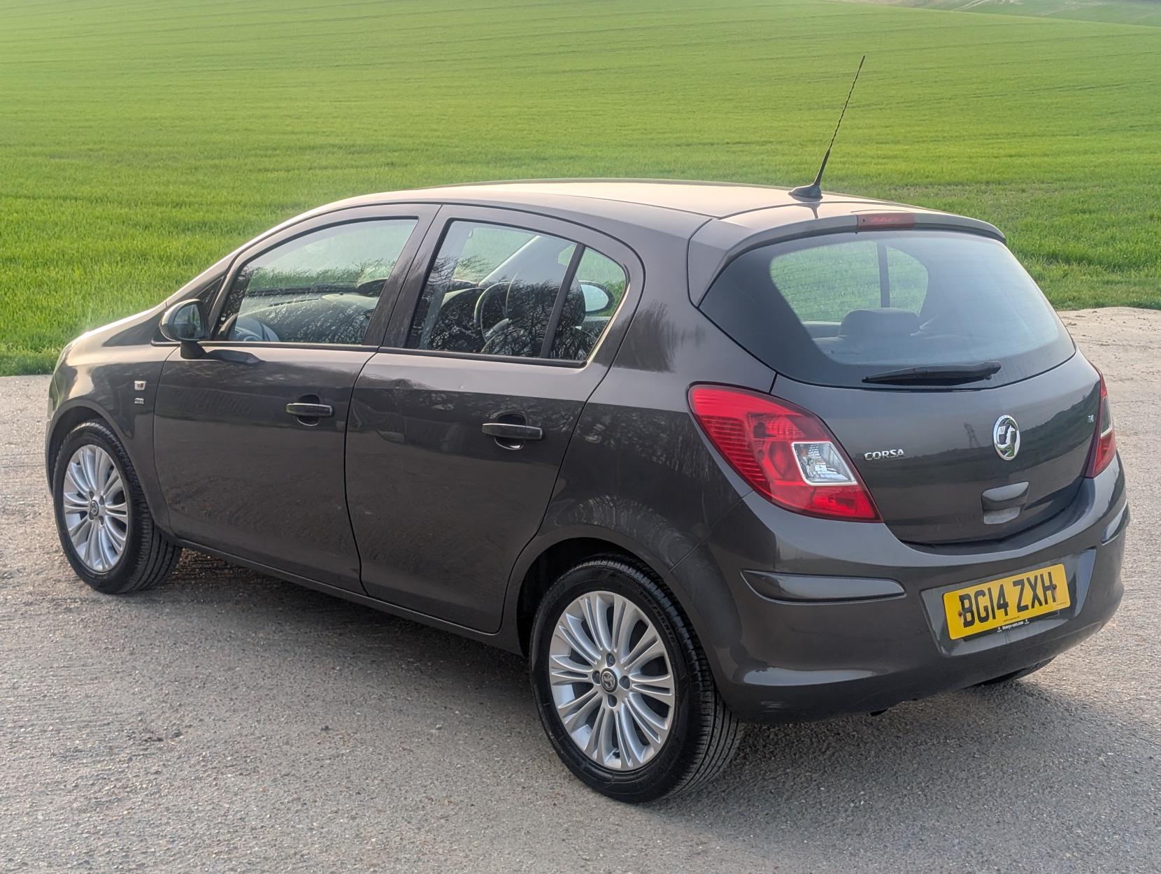 Vauxhall Corsa 1.4 16V SE Hatchback 5dr Petrol Manual Wide Ratio Euro 5 (100 ps)