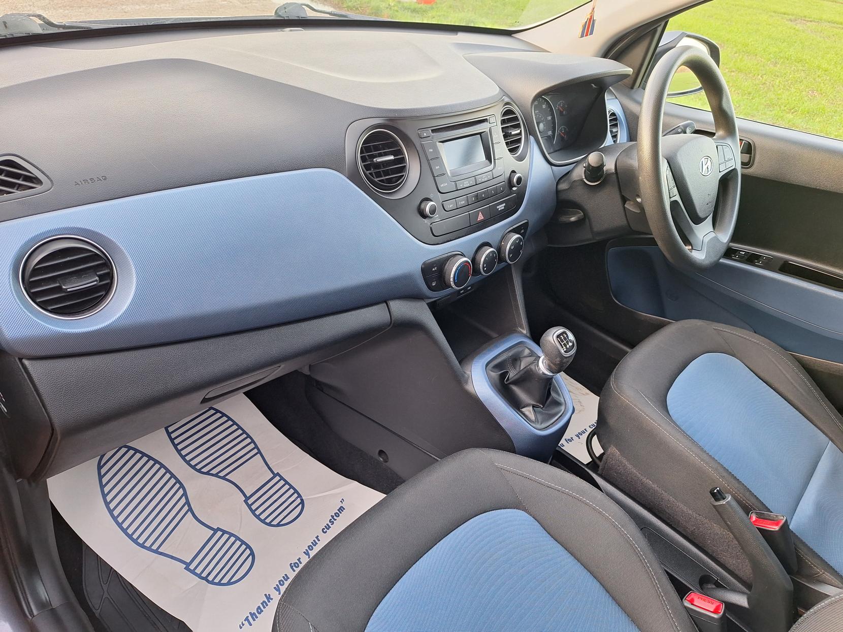 Hyundai i10 1.2 SE Hatchback 5dr Petrol Manual Euro 5 (87 ps)