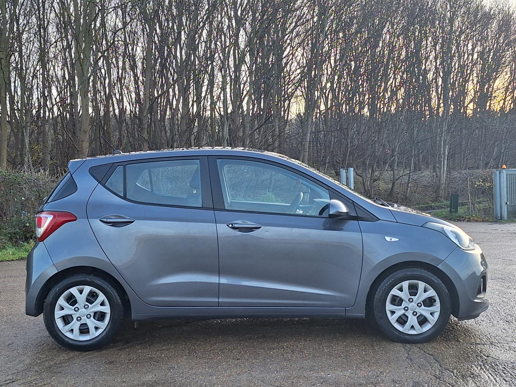 Hyundai i10 1.2 SE Hatchback 5dr Petrol Manual Euro 5 (87 ps)