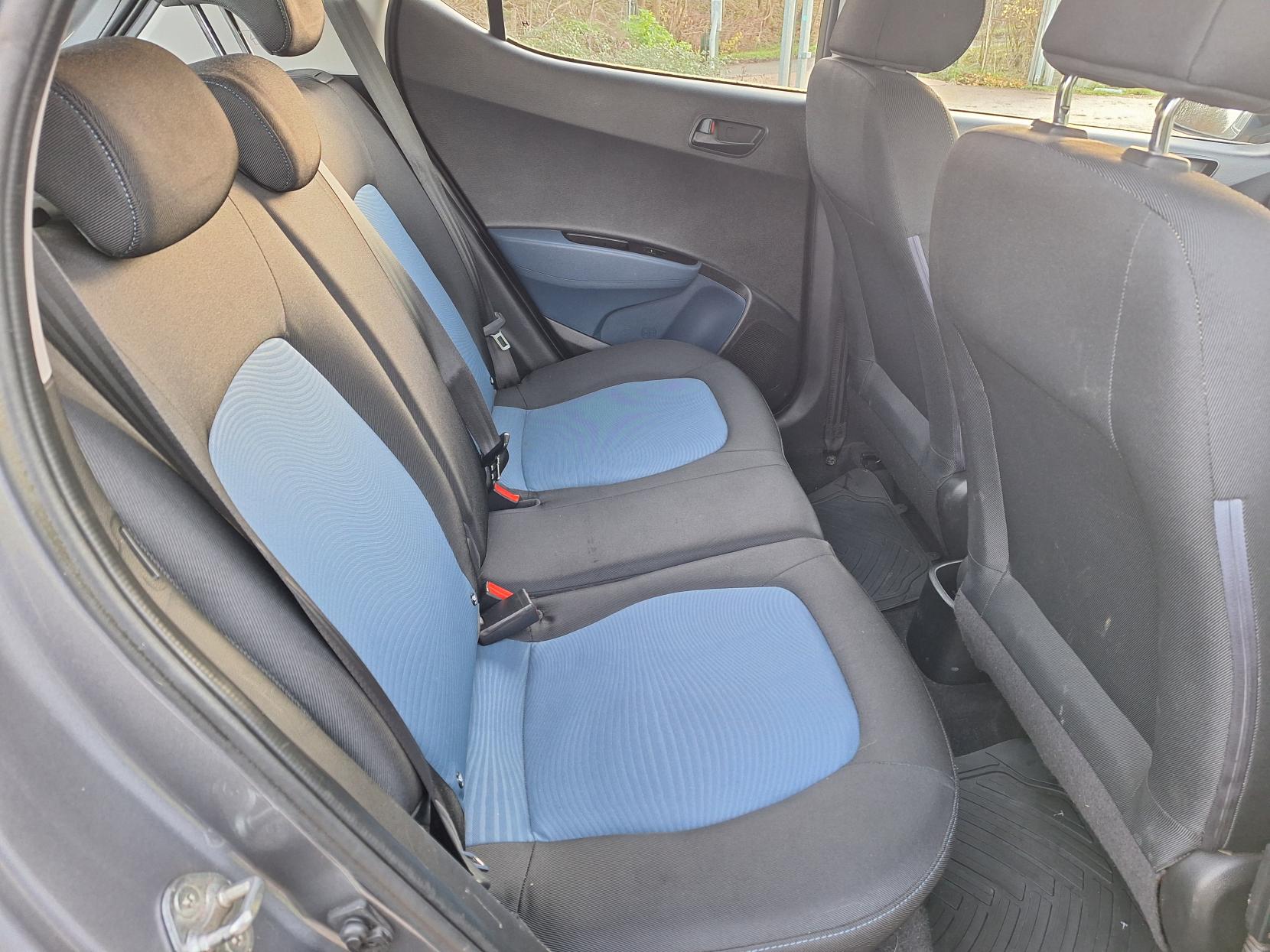 Hyundai i10 1.2 SE Hatchback 5dr Petrol Manual Euro 5 (87 ps)