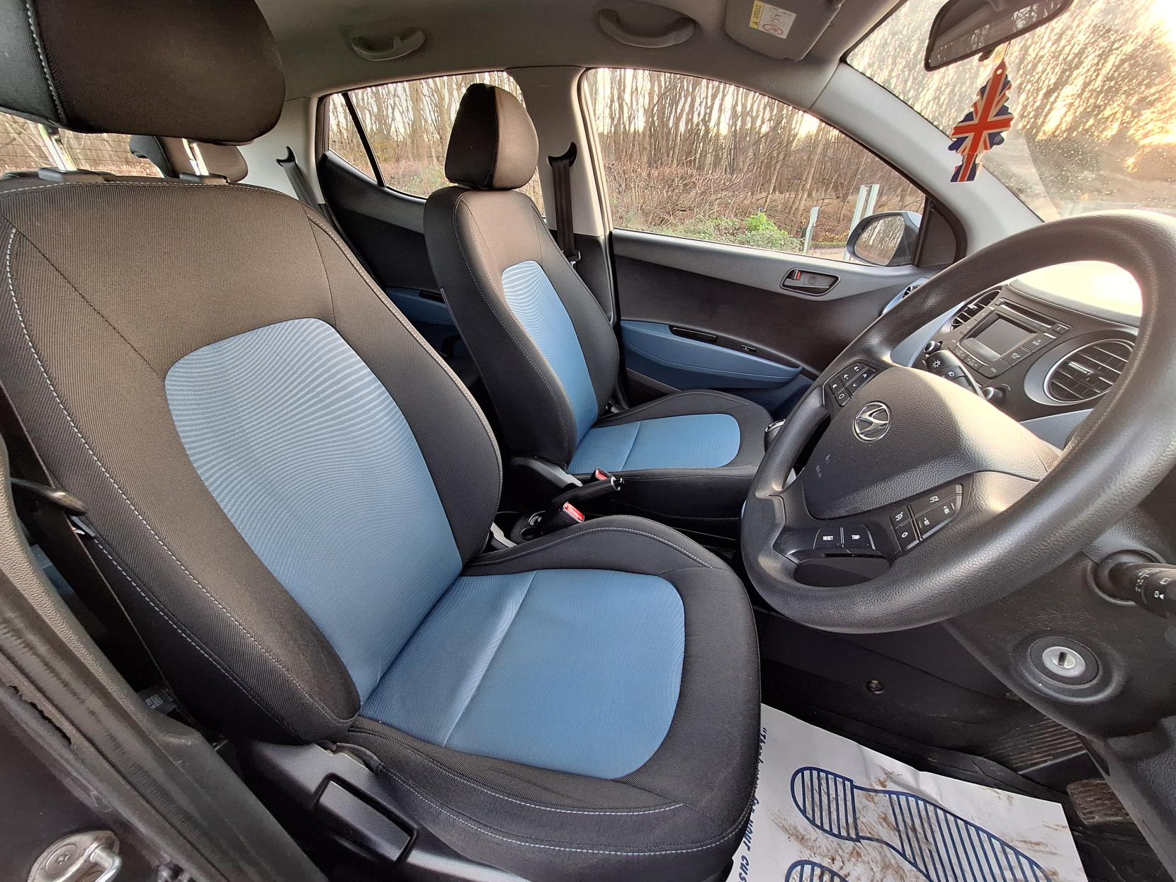 Hyundai i10 1.2 SE Hatchback 5dr Petrol Manual Euro 5 (87 ps)