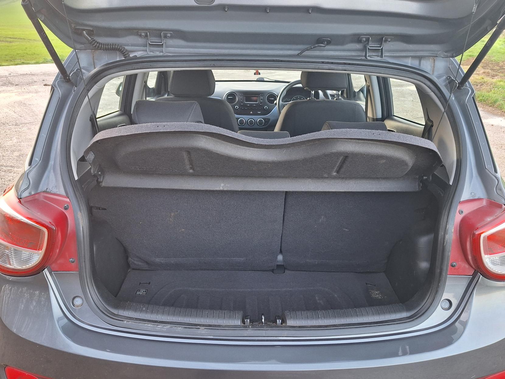 Hyundai i10 1.2 SE Hatchback 5dr Petrol Manual Euro 5 (87 ps)