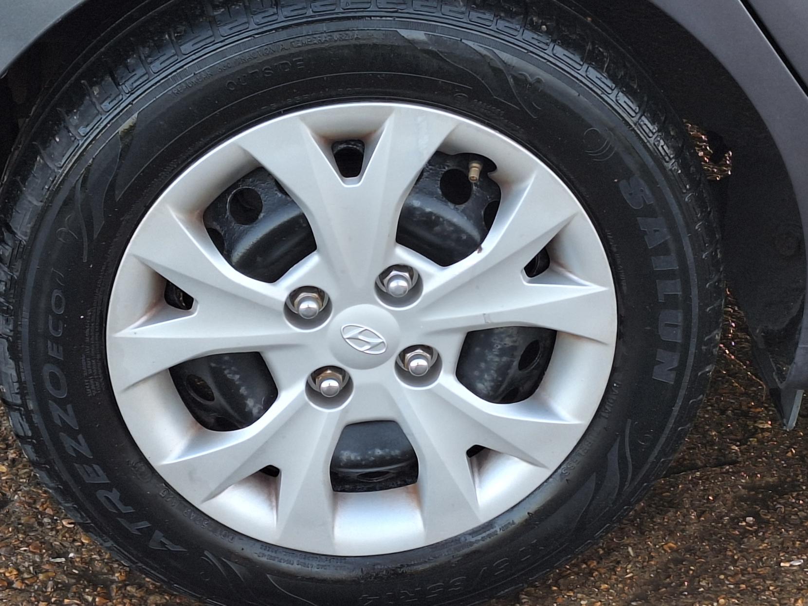 Hyundai i10 1.2 SE Hatchback 5dr Petrol Manual Euro 5 (87 ps)