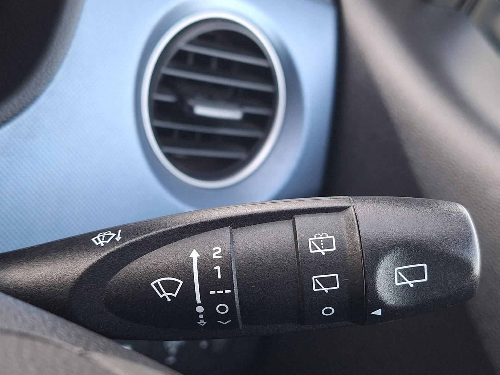 Hyundai i10 1.2 SE Hatchback 5dr Petrol Manual Euro 5 (87 ps)