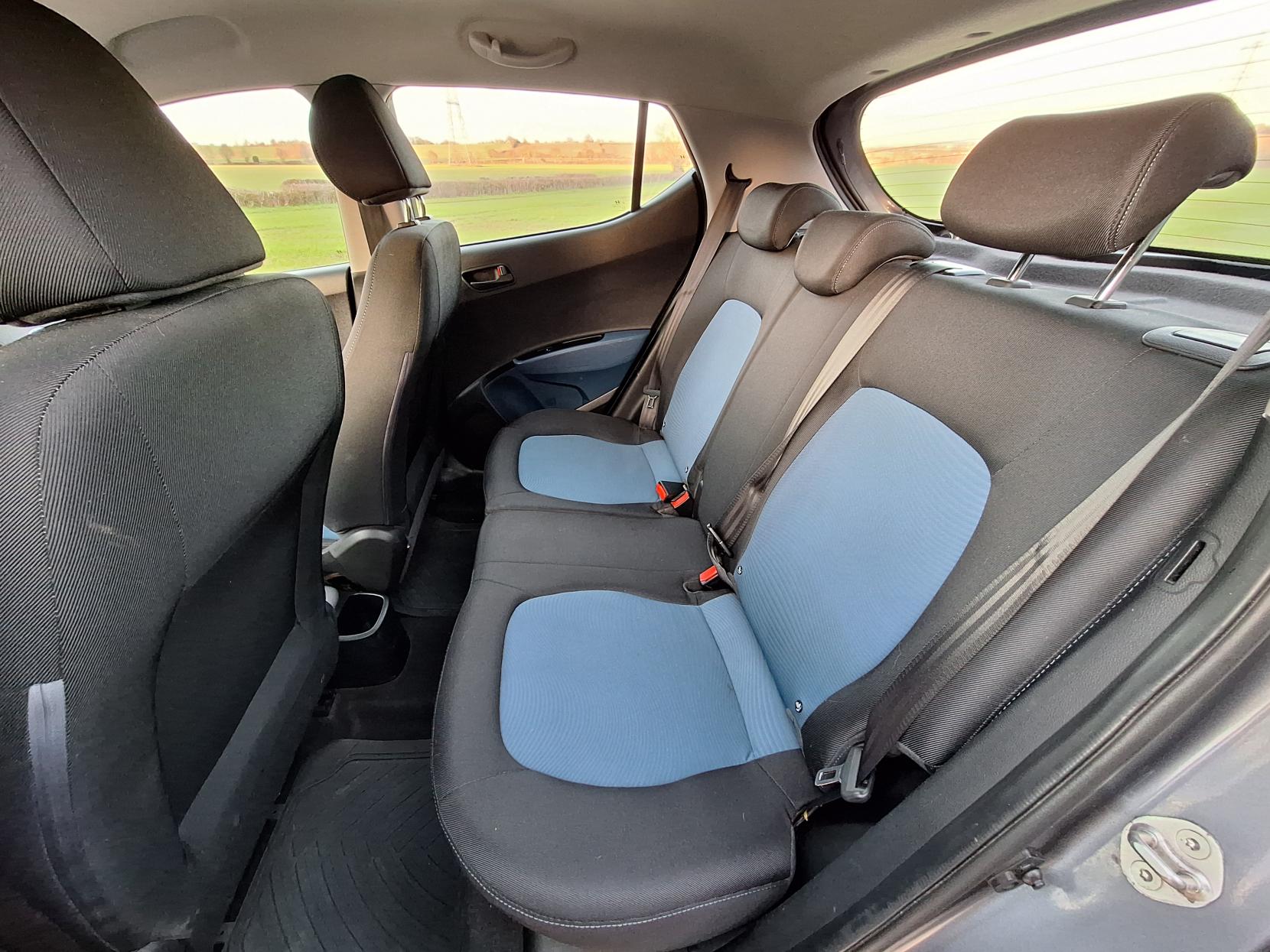 Hyundai i10 1.2 SE Hatchback 5dr Petrol Manual Euro 5 (87 ps)